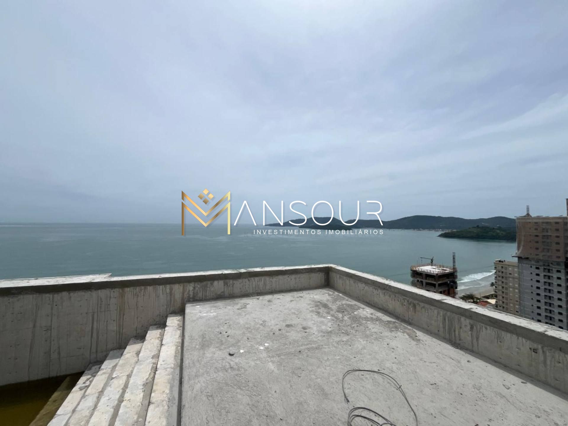 Apartamento Para Vender com 03 quartos 03 suítes no bairro Perequê em Porto Belo