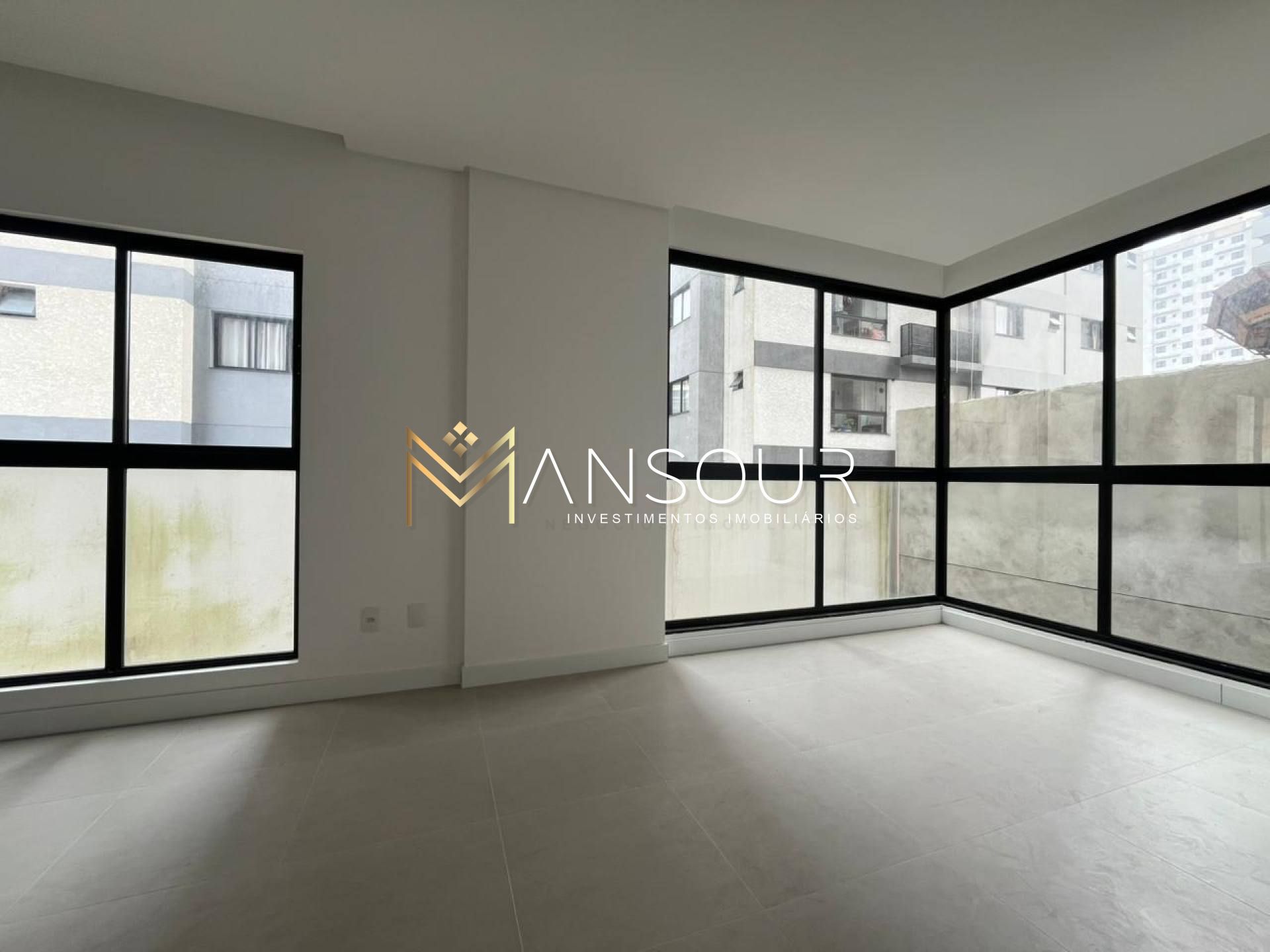 Apartamento Para Vender com 02 quartos 02 suítes no bairro Morretes em Itapema