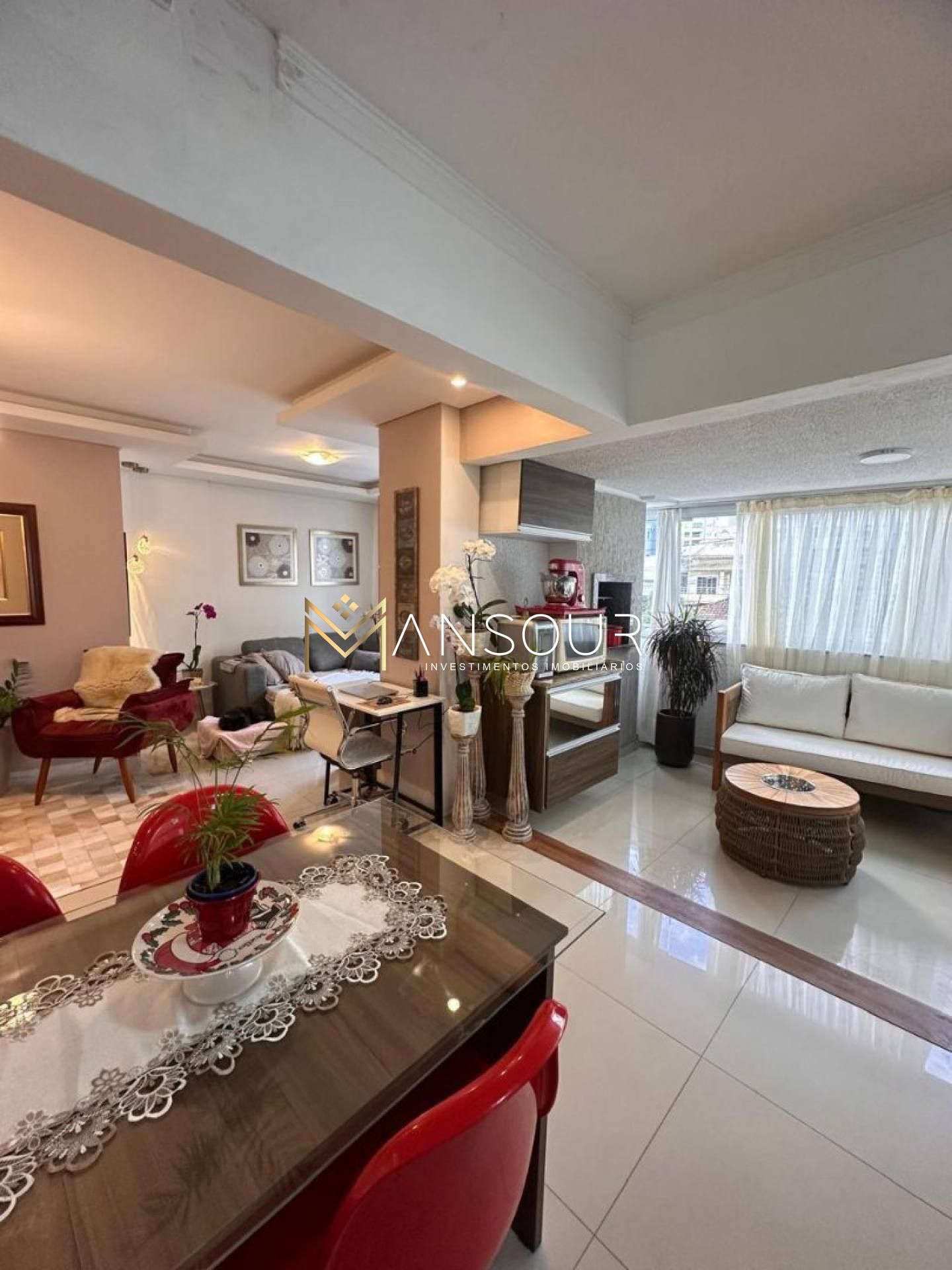 Apartamento Para Vender com 02 quartos 02 suítes no bairro Centro em Itapema