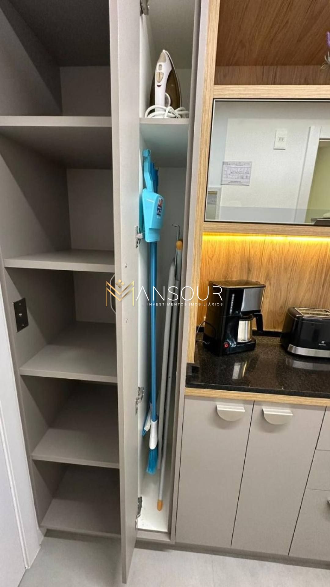 Apartamento Para Vender com 02 quartos 02 suítes no bairro Centro em Itapema