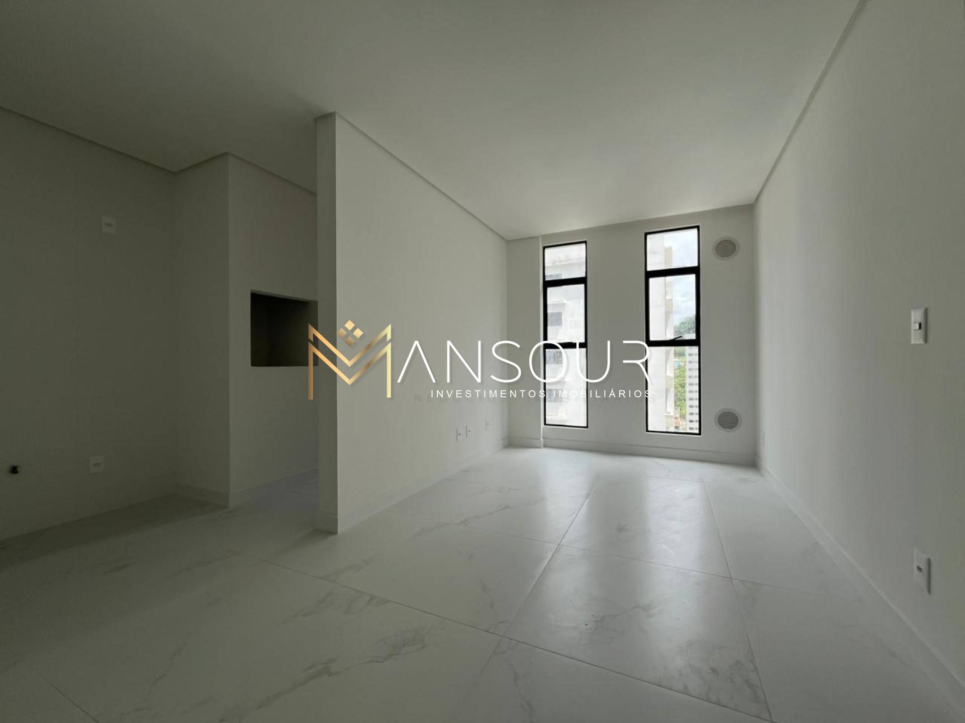 Apartamento Para Vender com 02 quartos 01 suítes no bairro Morretes em Itapema