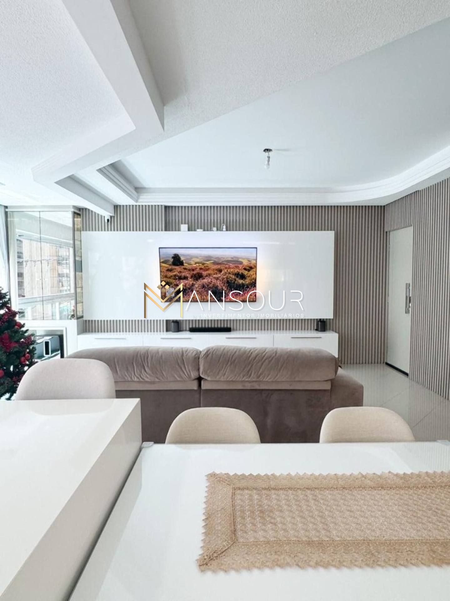 Apartamento Para Vender com 03 quartos 03 suítes no bairro Meia Praia em Itapema