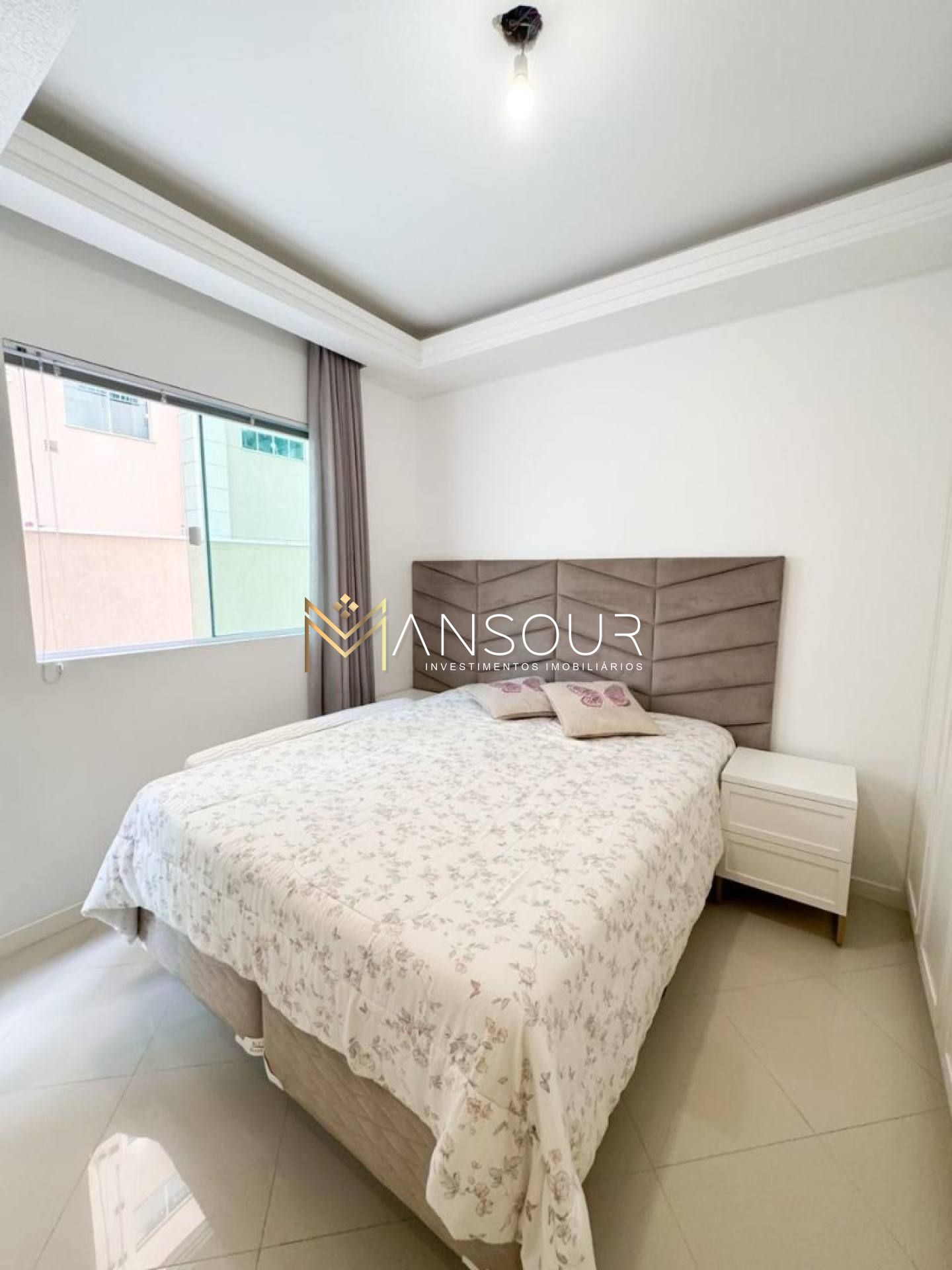 Apartamento Para Vender com 03 quartos 03 suítes no bairro Meia Praia em Itapema