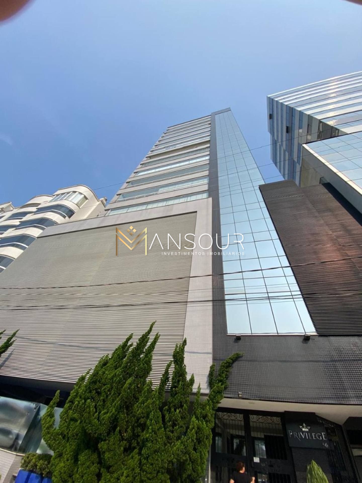 Apartamento Para Vender com 03 quartos 03 suítes no bairro Meia Praia em Itapema