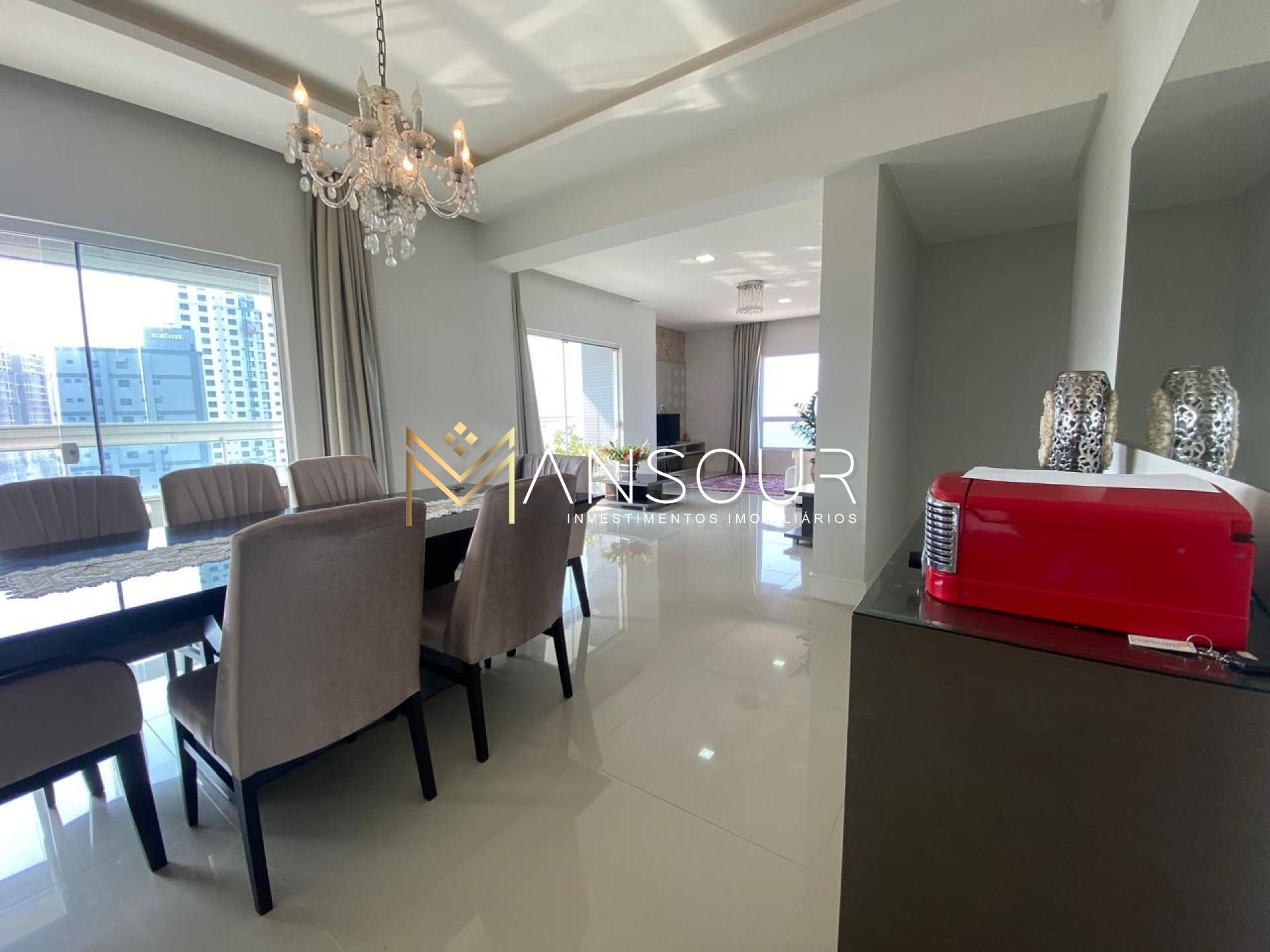 Apartamento Para Vender com 03 quartos 03 suítes no bairro Meia Praia em Itapema