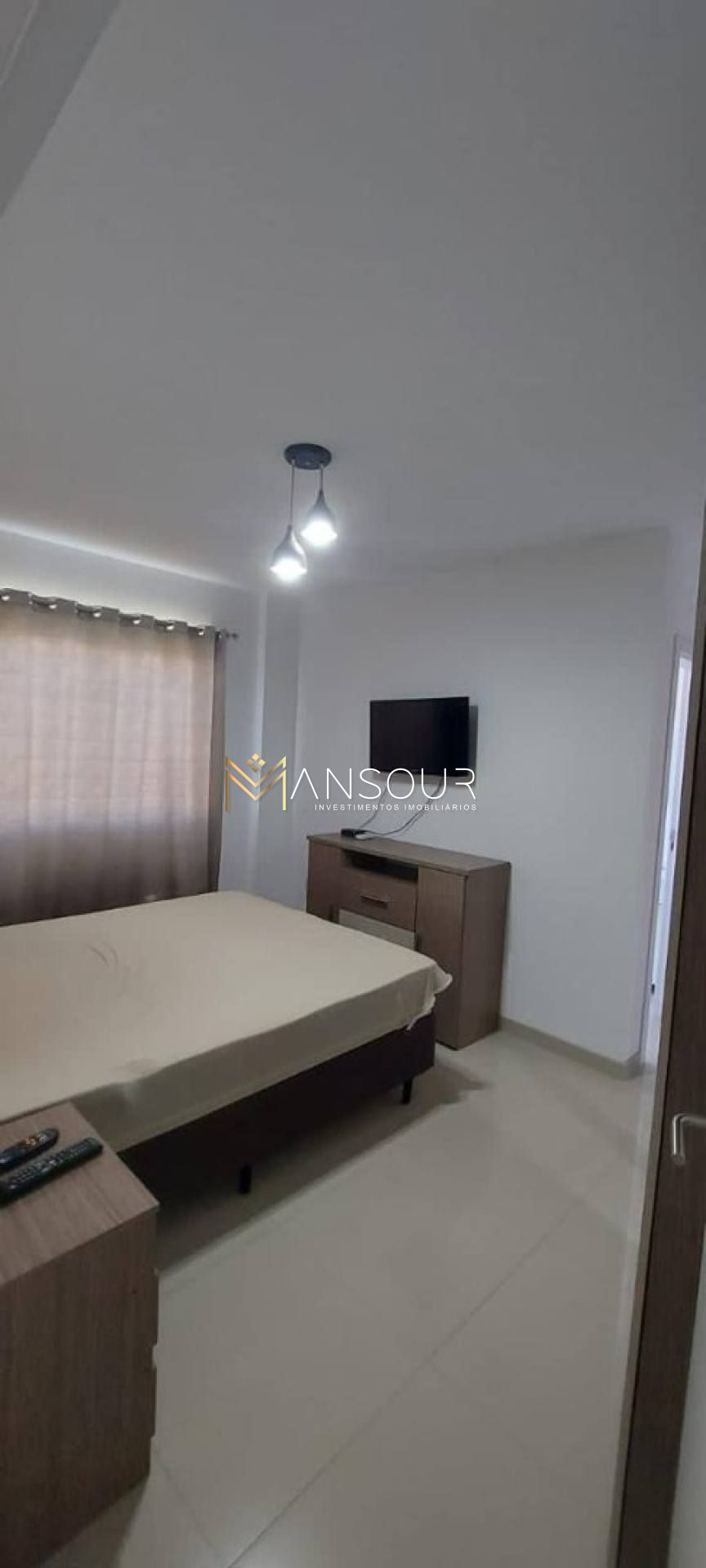 Apartamento Para Vender com 3 quartos 01 suítes no bairro Meia Praia em Itapema