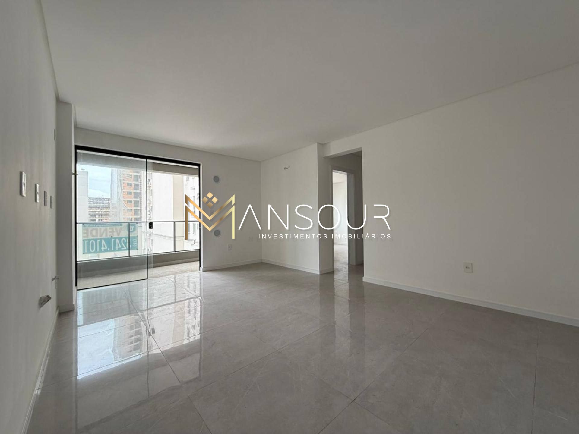 Apartamento Para Vender com 02 quartos 01 suítes no bairro Morretes em Itapema