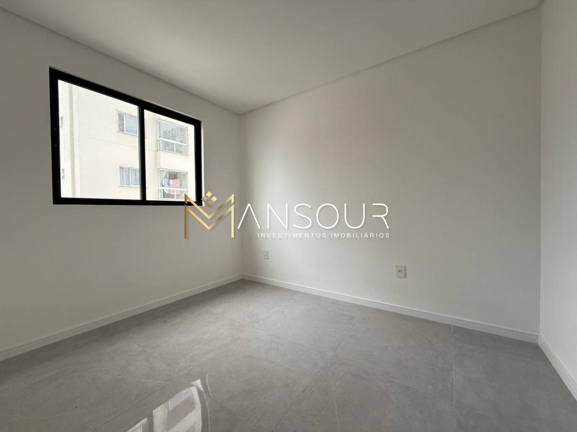 Apartamento Para Vender com 02 quartos 01 suítes no bairro Morretes em Itapema