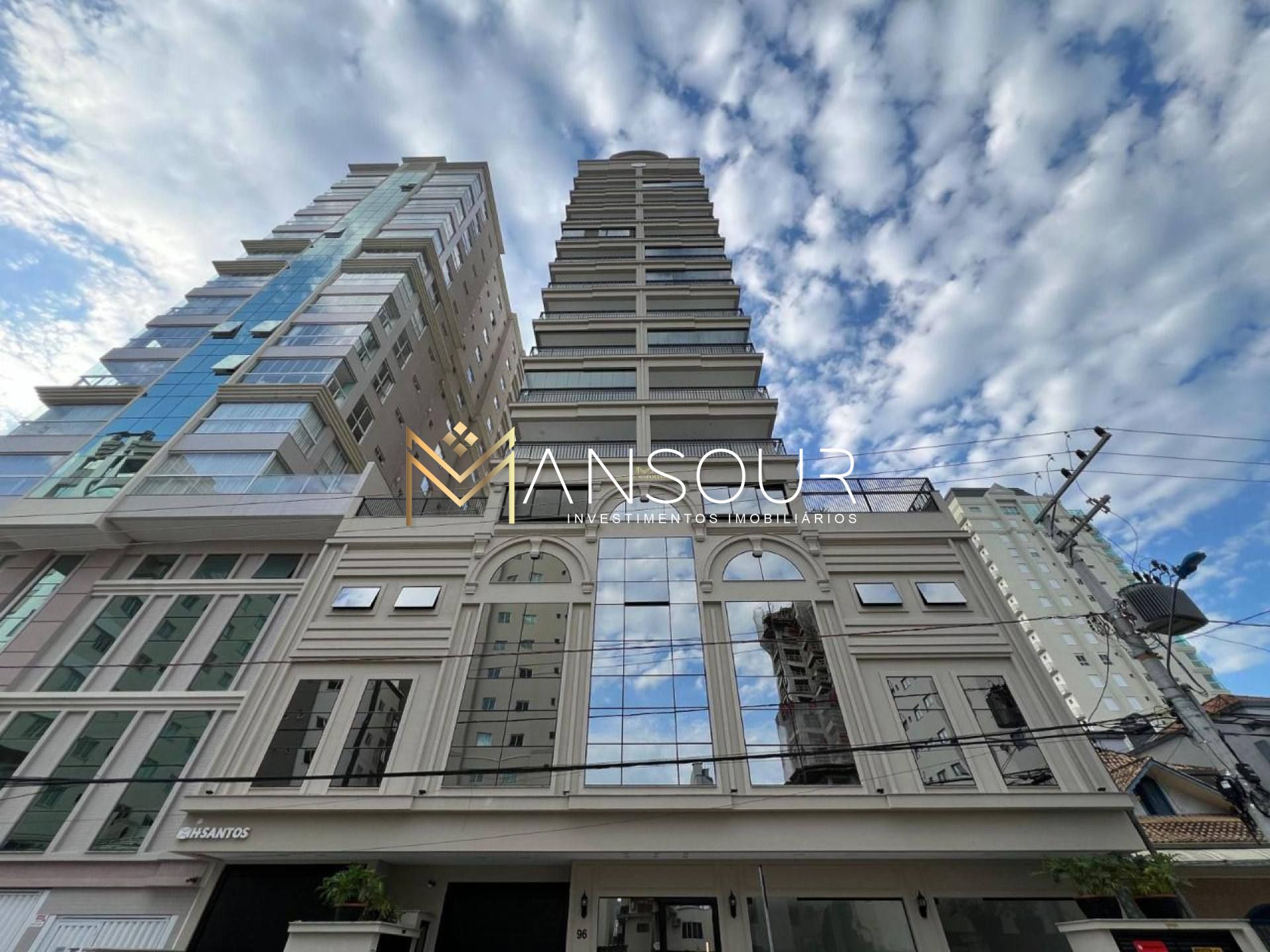 Apartamento Para Vender com 03 quartos 03 suítes no bairro Centro em Itapema