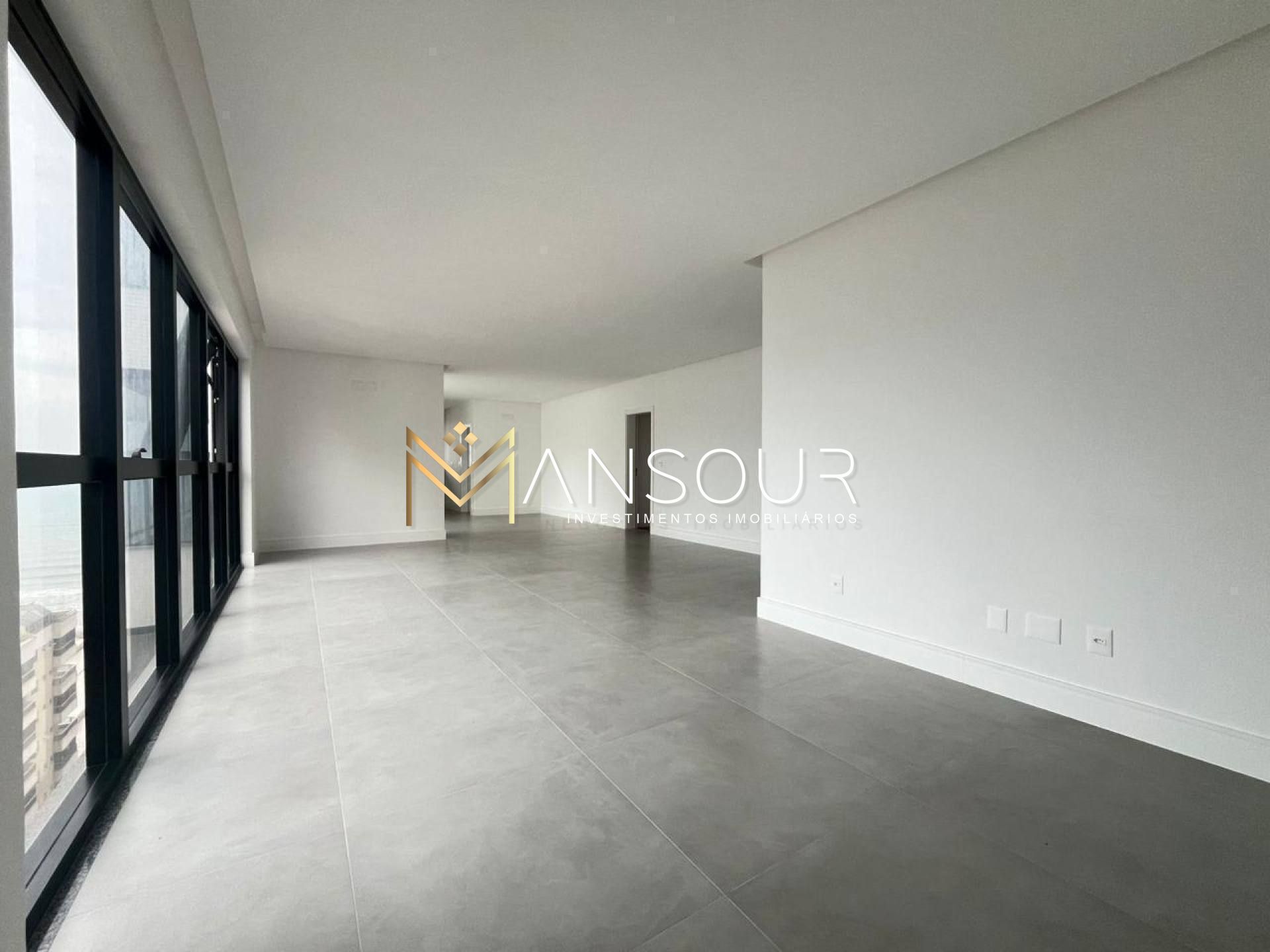 Apartamento Para Vender com 04 quartos 04 suítes no bairro Meia Praia em Itapema