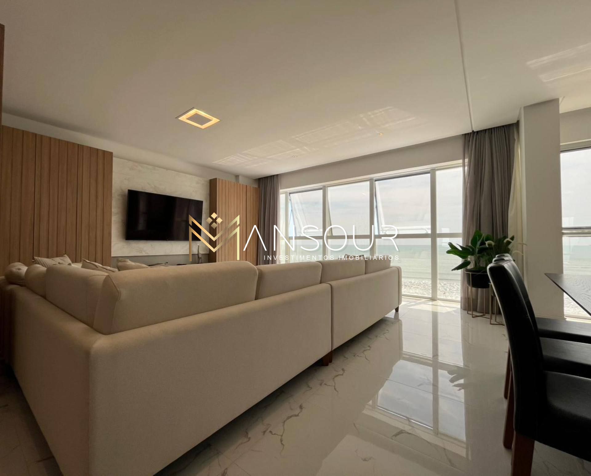 Apartamento Para Vender com 04 quartos 04 suítes no bairro Meia Praia em Itapema