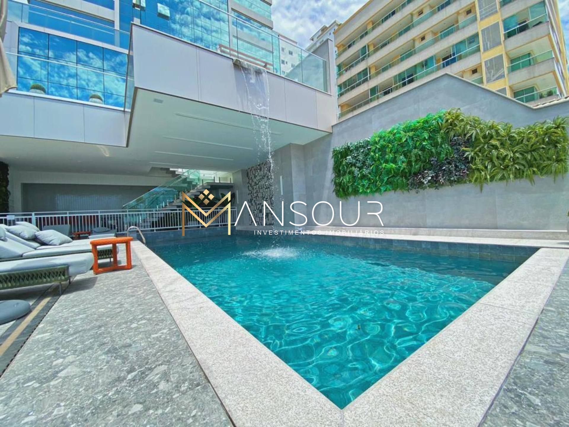 Apartamento Para Vender com 04 quartos 04 suítes no bairro Meia Praia em Itapema