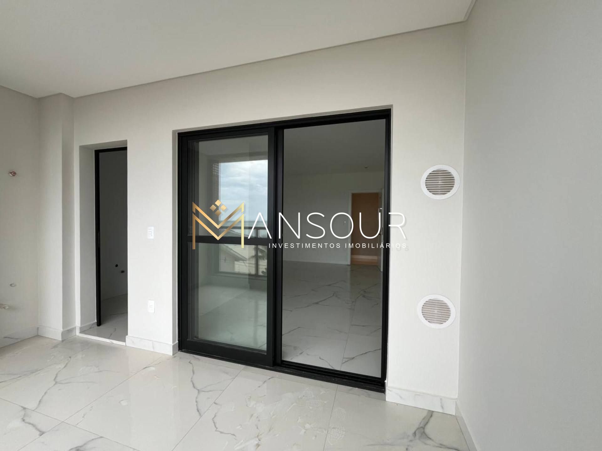 Apartamento Para Vender com 02 quartos 02 suítes no bairro Balneário Perequê em Porto Belo