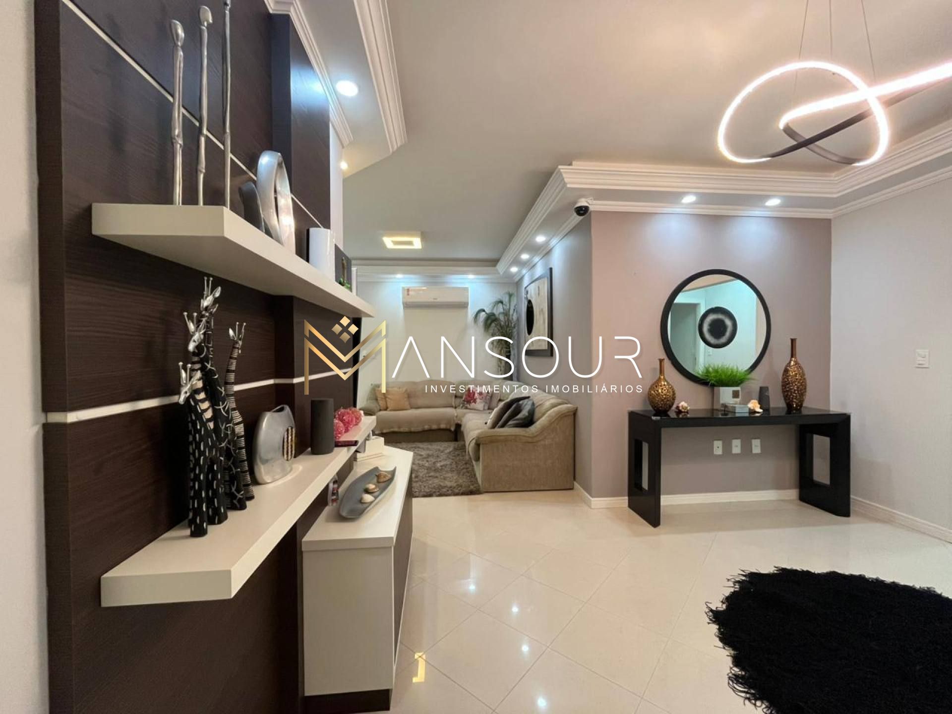 Apartamento Para Vender com 04 quartos 02 suítes no bairro Meia Praia em Itapema