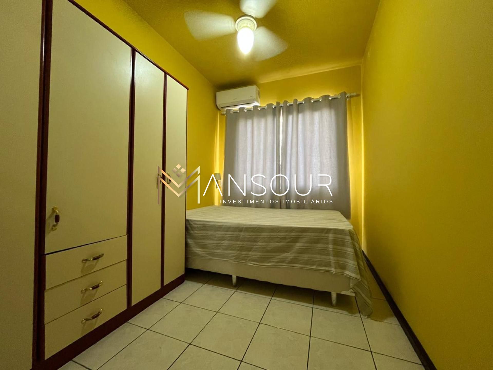 Apartamento Para Vender com 03 quartos 01 suítes no bairro Meia Praia em Itapema