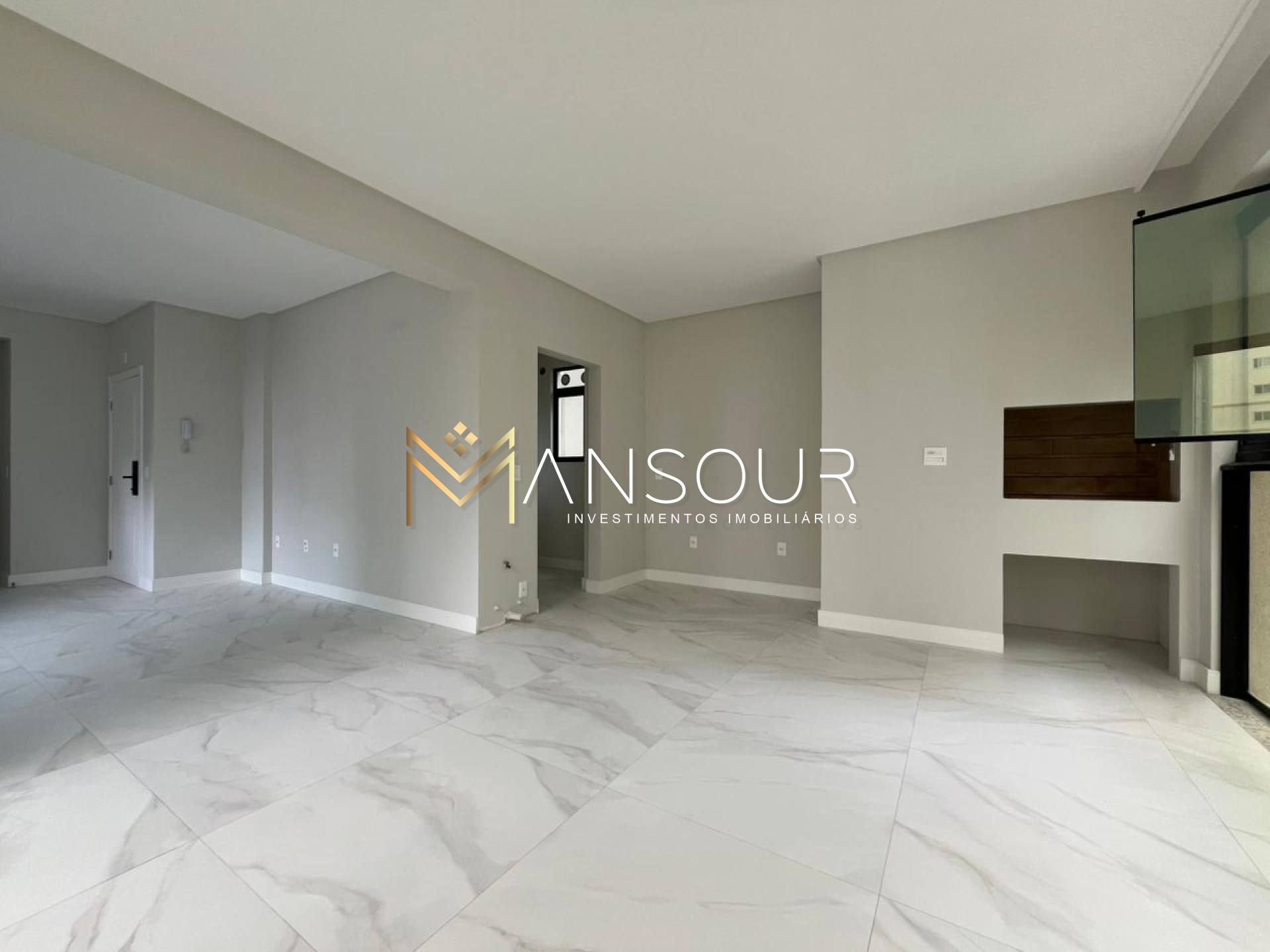 Apartamento Para Vender com 3 quartos 04 suítes no bairro Meia Praia em Itapema