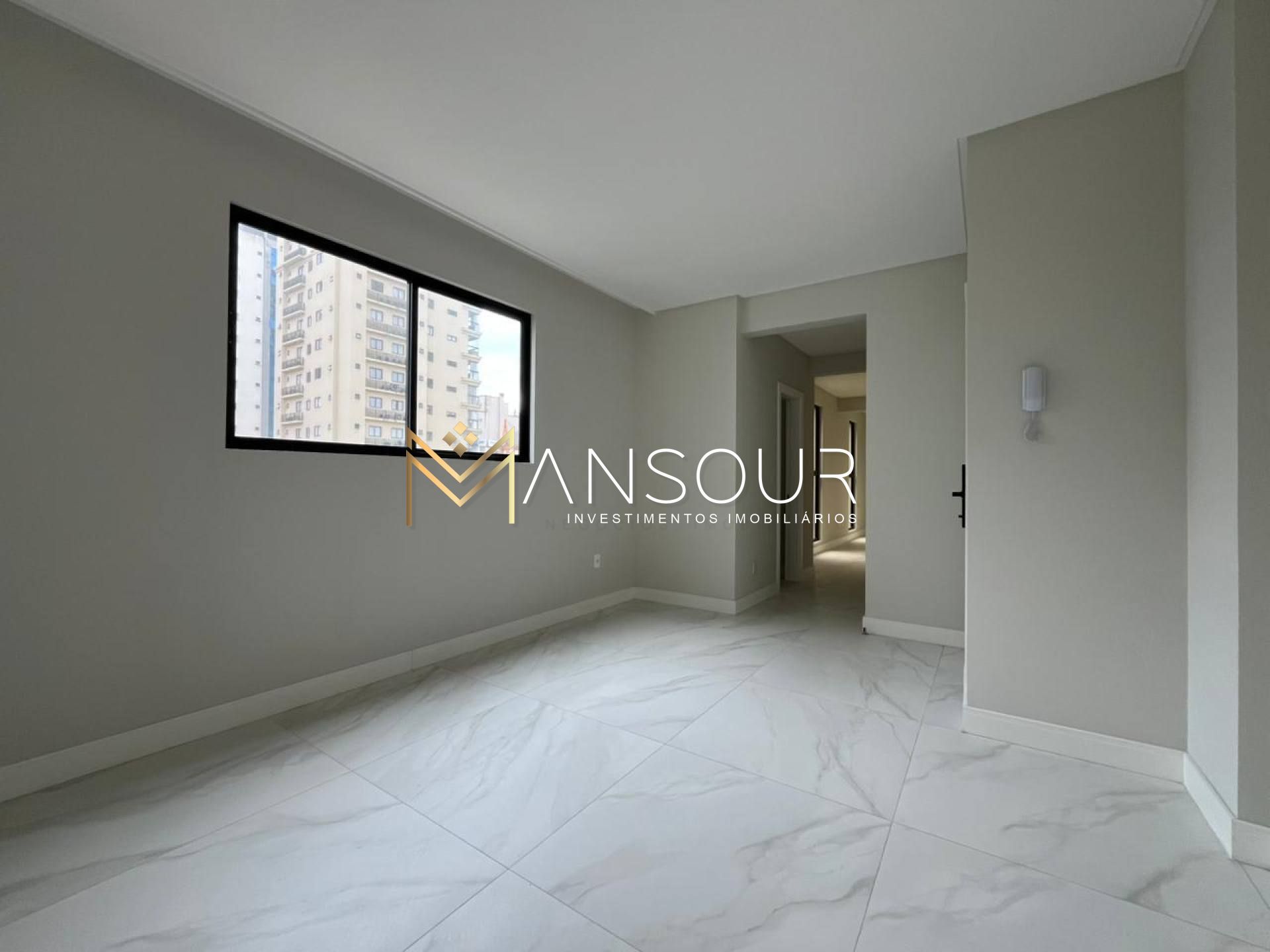 Apartamento Para Vender com 3 quartos 04 suítes no bairro Meia Praia em Itapema