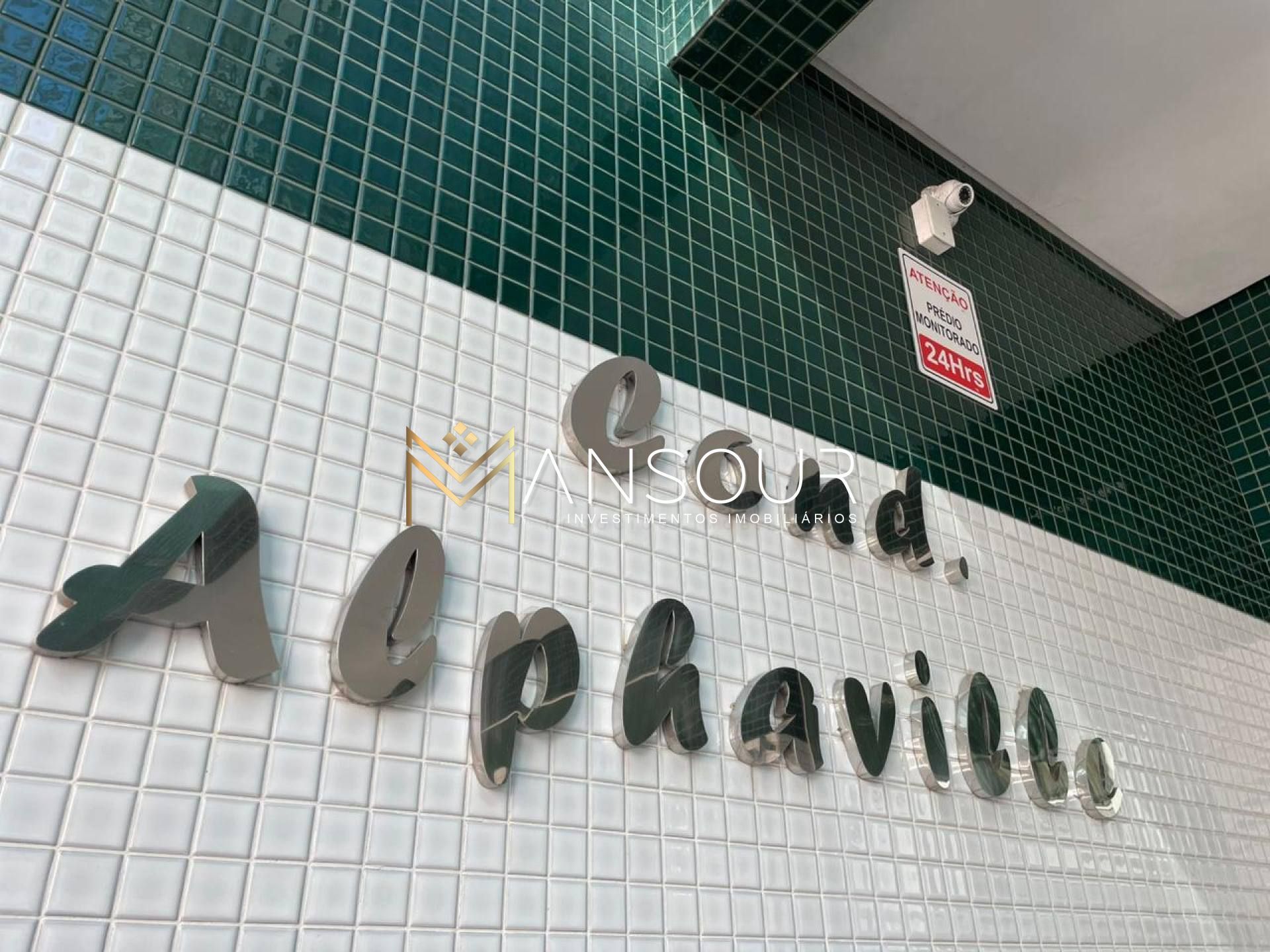 Apartamento Para Vender com 03 quartos 01 suítes no bairro Meia Praia em Itapema