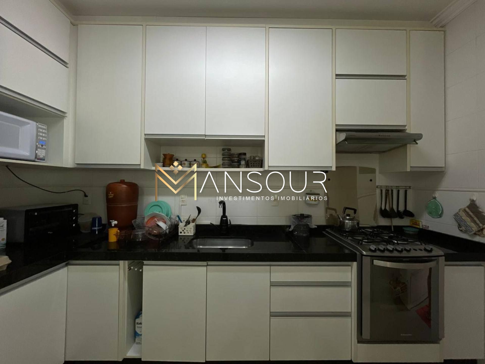 Apartamento Para Vender com 03 quartos 01 suítes no bairro Meia Praia em Itapema