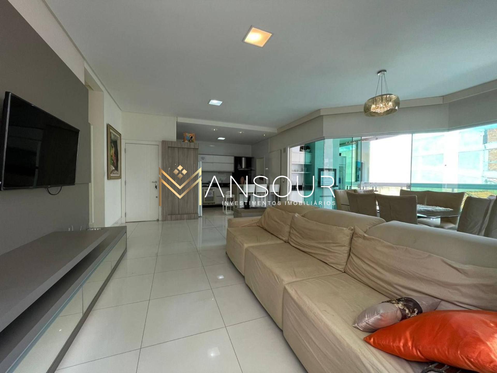 Apartamento Para Vender com 03 quartos 03 suítes no bairro Meia Praia em Itapema