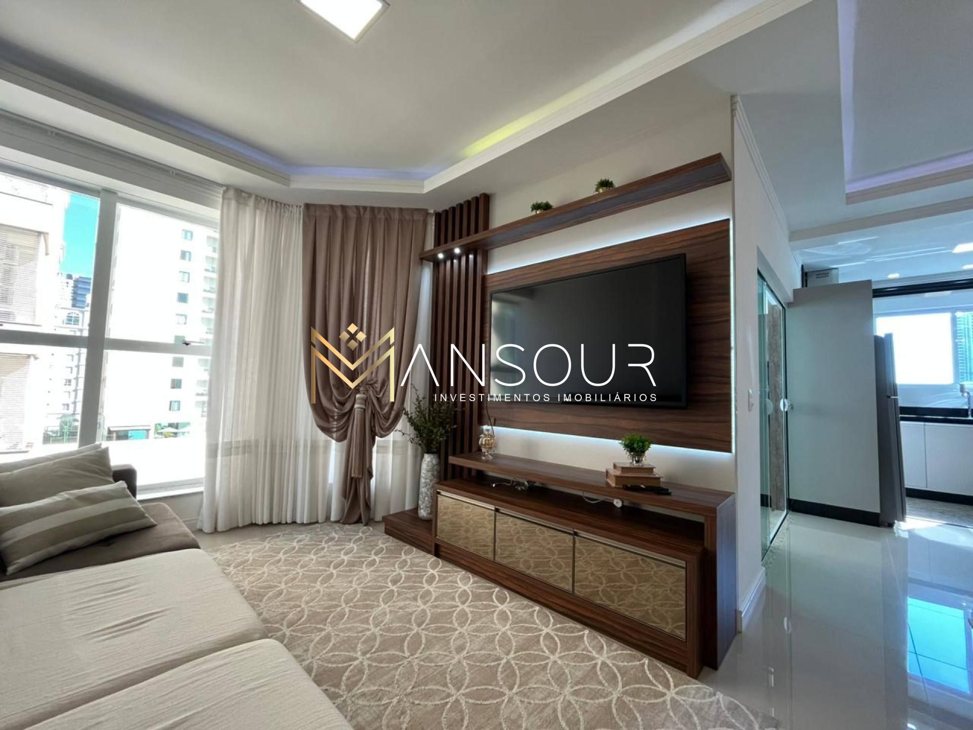 Apartamento Para Vender com 03 quartos 03 suítes no bairro Meia Praia em Itapema