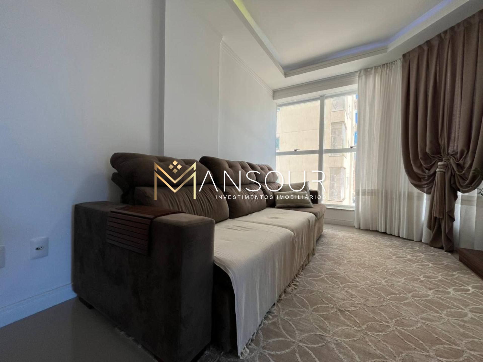 Apartamento Para Vender com 03 quartos 03 suítes no bairro Meia Praia em Itapema