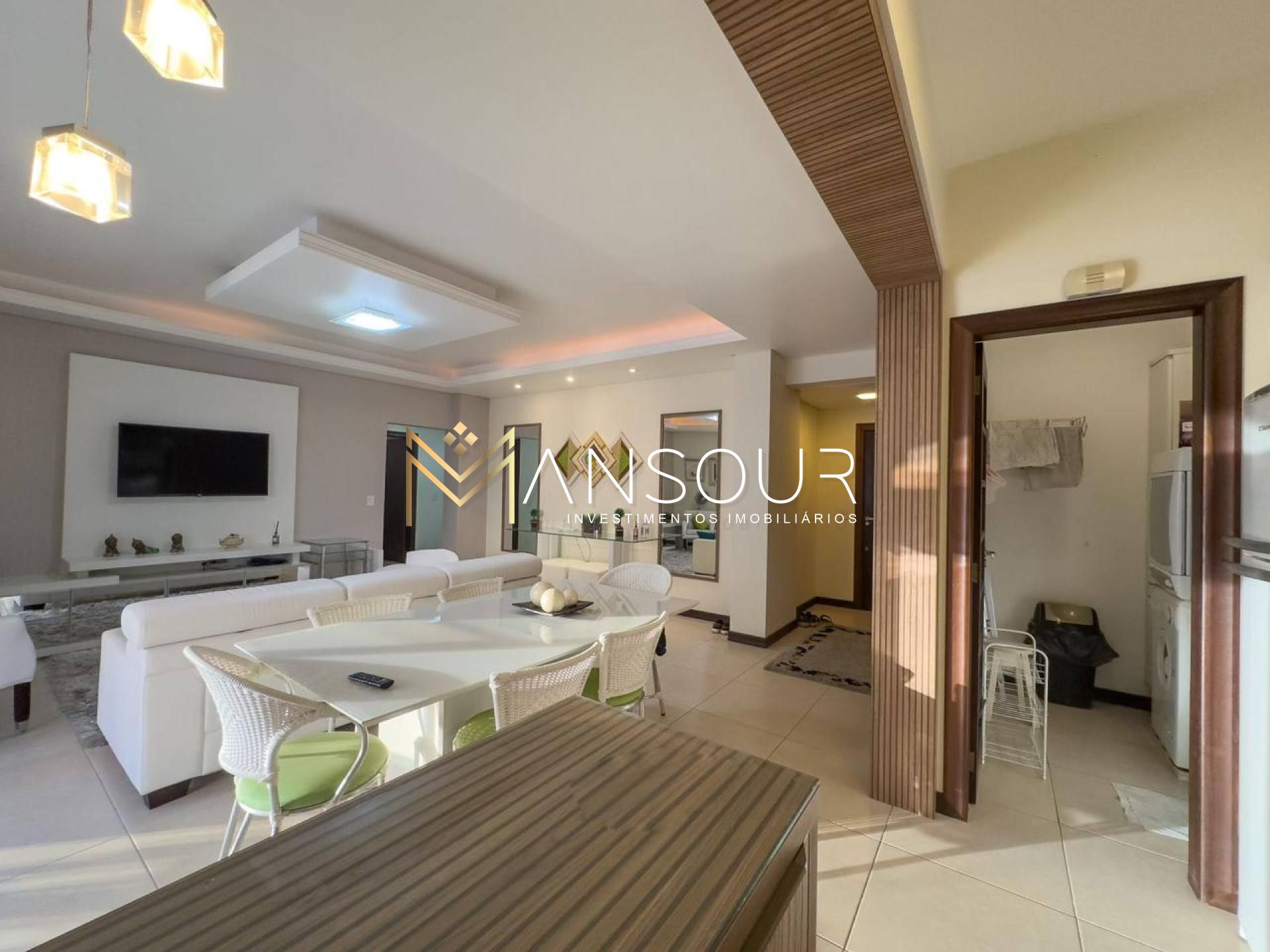 Apartamento Para Vender com 04 quartos 01 suítes no bairro Meia Praia em Itapema