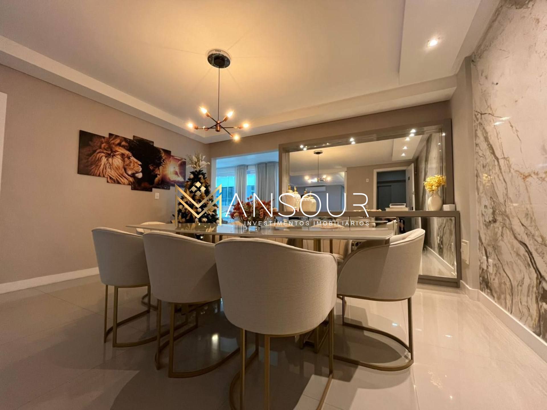 Apartamento Para Vender com 03 quartos 04 suítes no bairro Meia Praia em Itapema