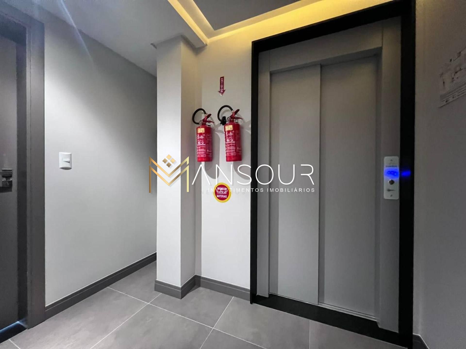 Apartamento Para Vender com 02 quartos 02 suítes no bairro Meia Praia em Itapema