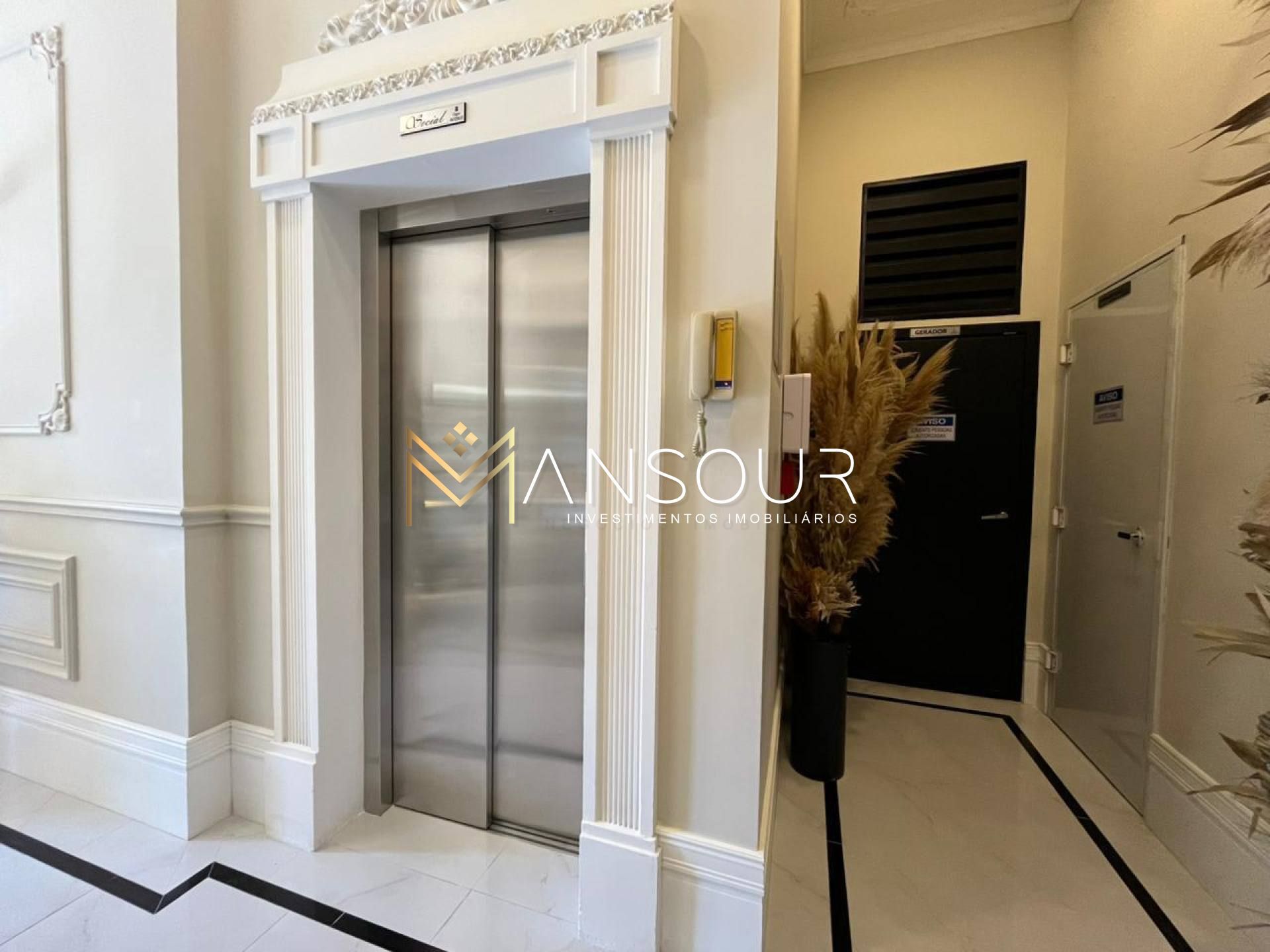 Apartamento Para Vender com 02 quartos 02 suítes no bairro Meia Praia em Itapema