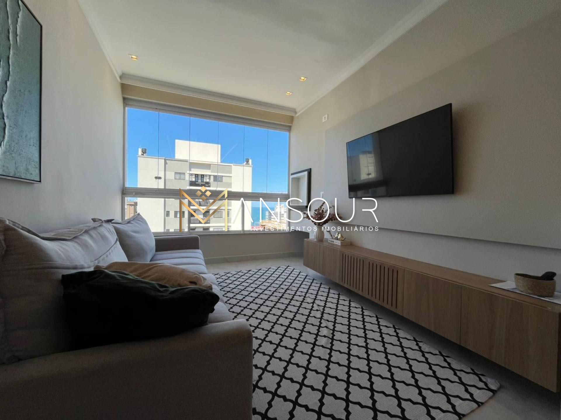 Apartamento Para Vender com 02 quartos 02 suítes no bairro Meia Praia em Itapema