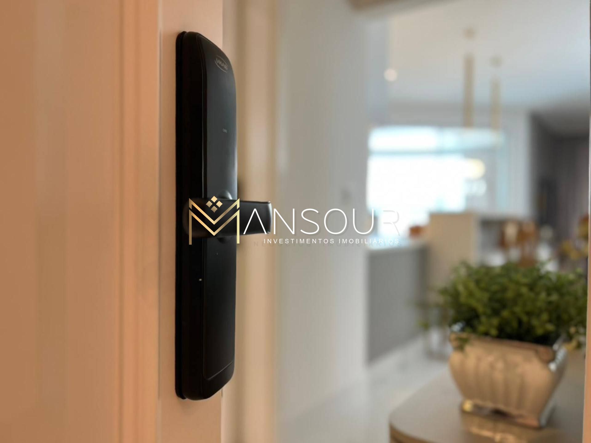 Apartamento Para Vender com 03 quartos 03 suítes no bairro Meia Praia em Itapema