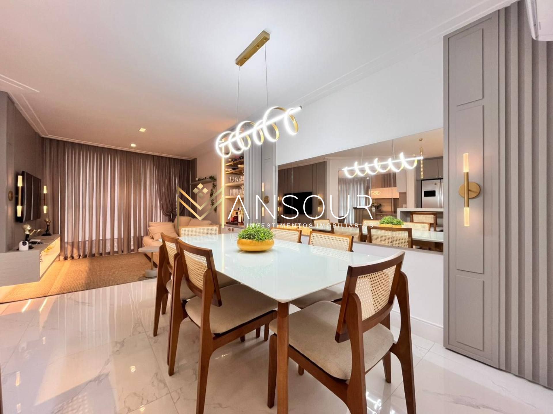 Apartamento Para Vender com 03 quartos 03 suítes no bairro Meia Praia em Itapema