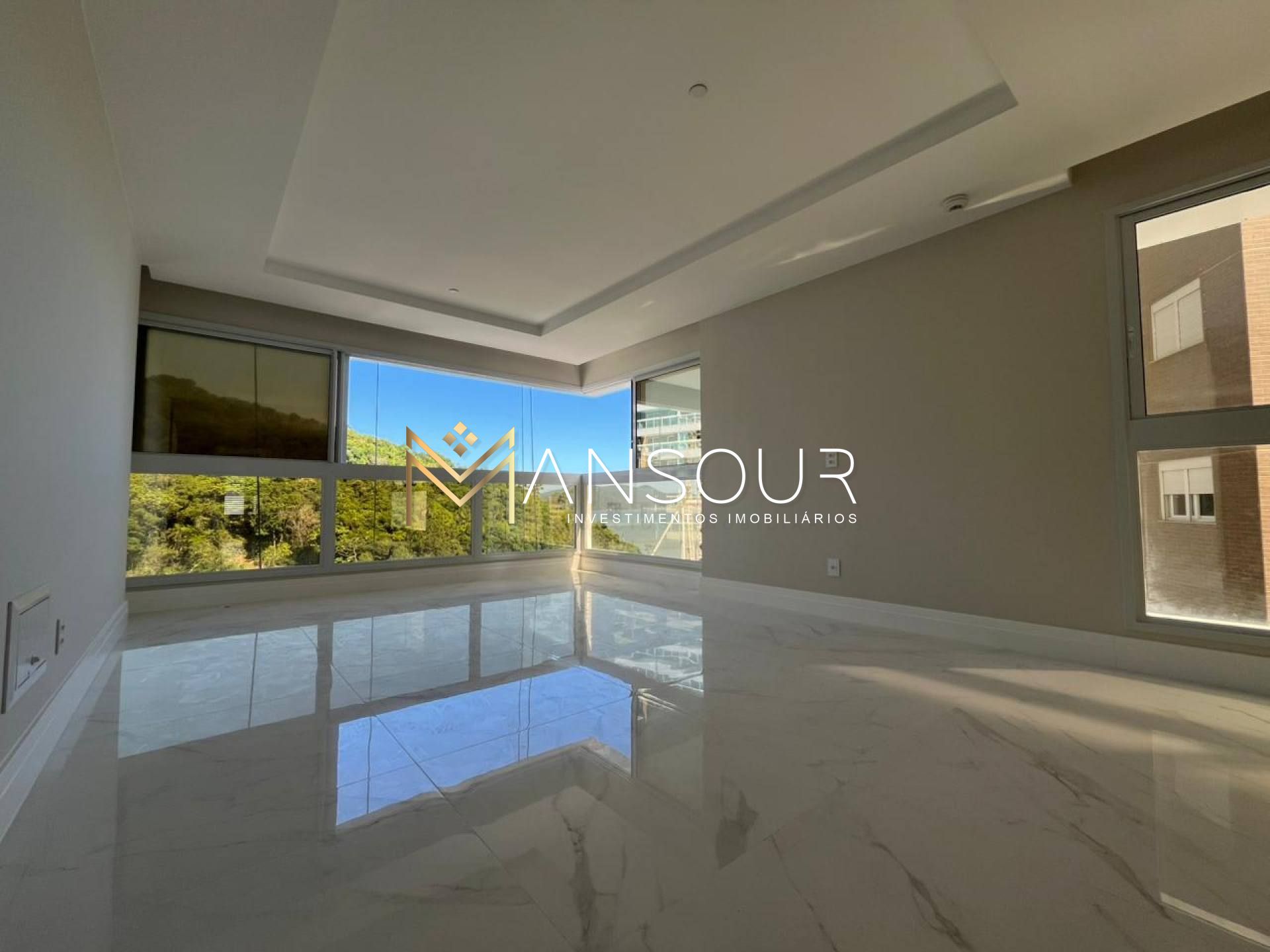 Apartamento Para Vender com 04 quartos 04 suítes no bairro barra norte