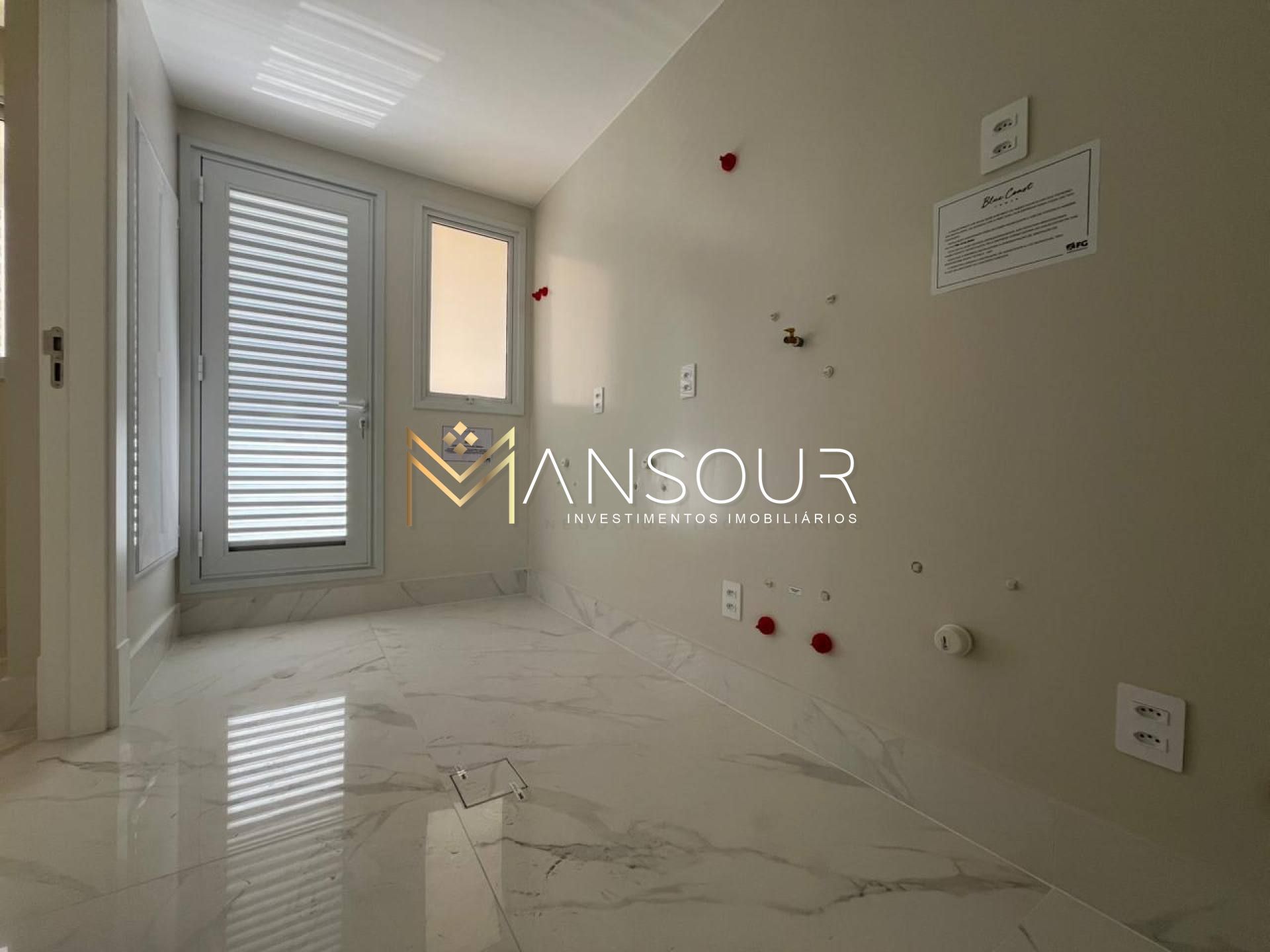 Apartamento Para Vender com 04 quartos 04 suítes no bairro barra norte