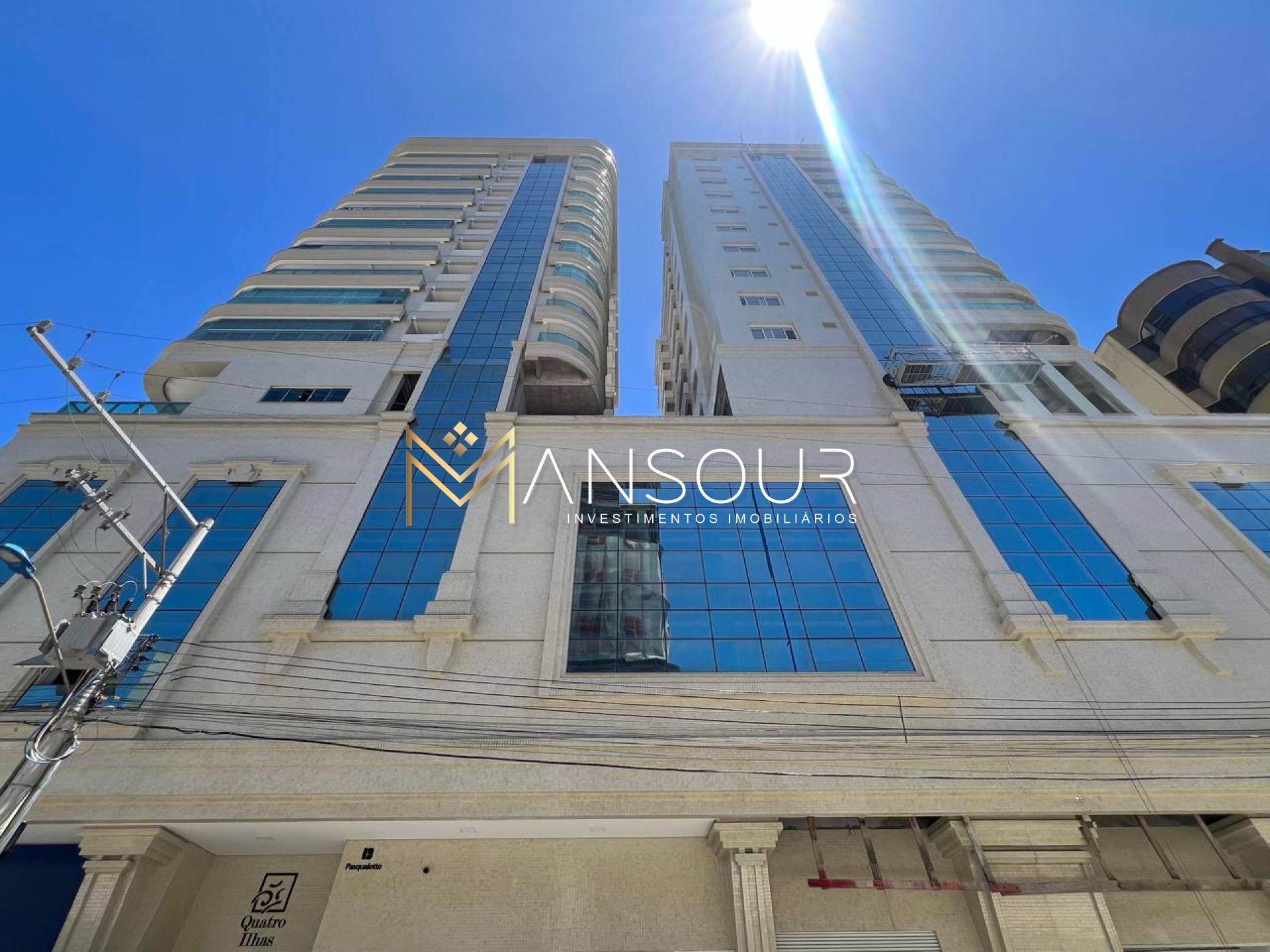 Apartamento Para Vender com 03 quartos 03 suítes no bairro Centro em Itapema