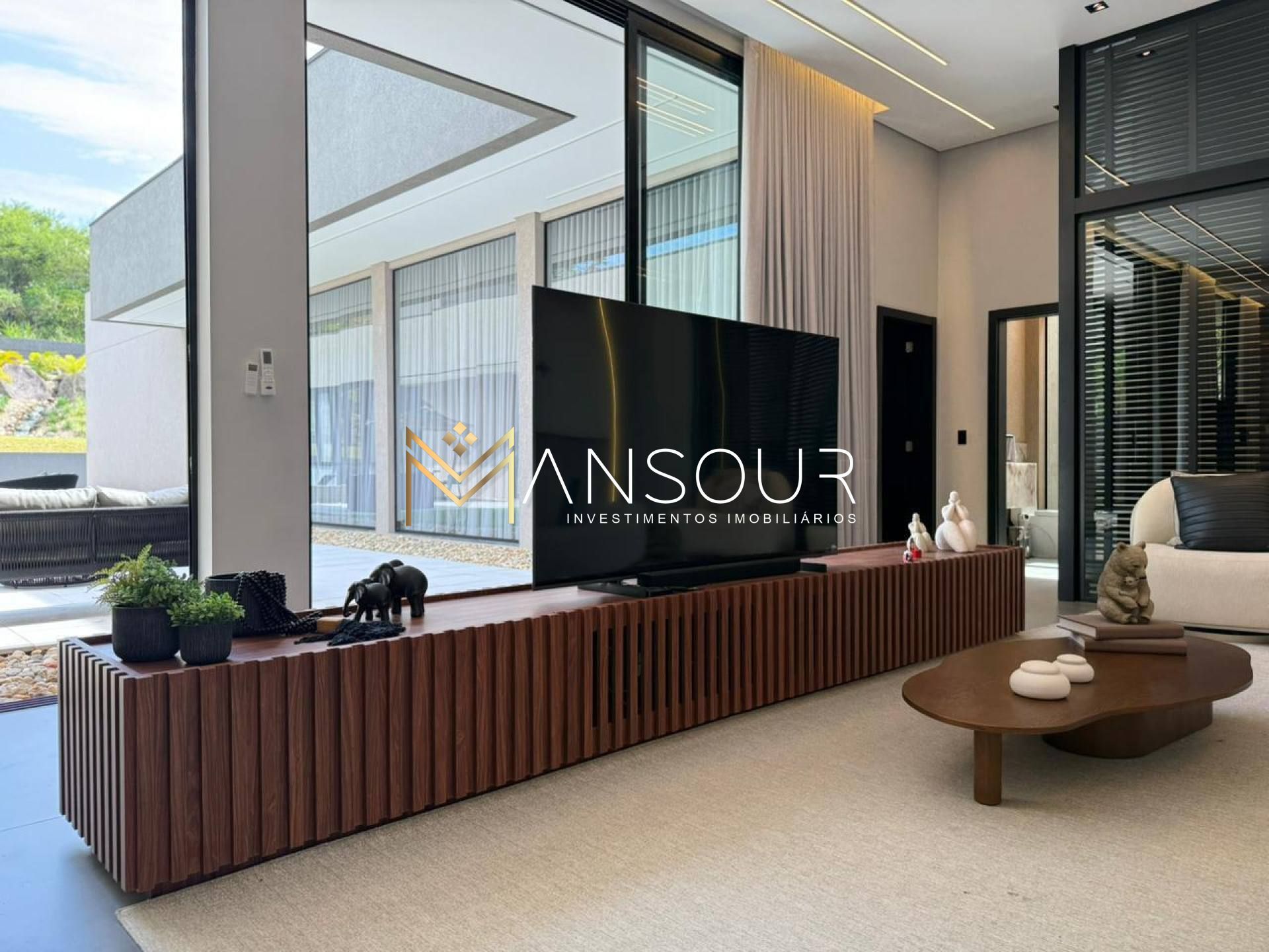 Casa de Condomínio Para Vender com 5 quartos 3 suítes no bairro Alto São Bento  em Itapema