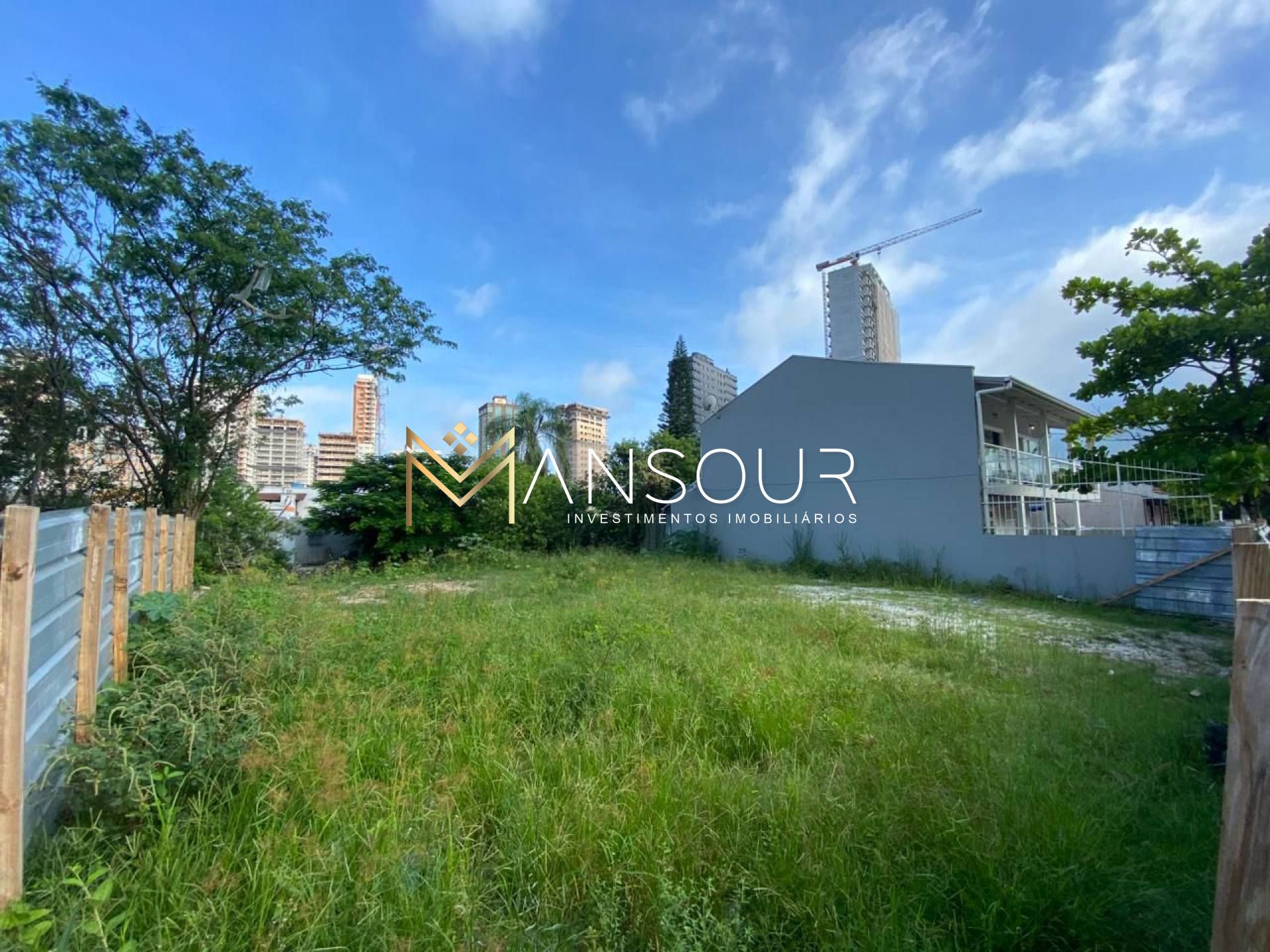 Lote / Terreno de Bairro Para Vender no bairro Perequê em Porto Belo