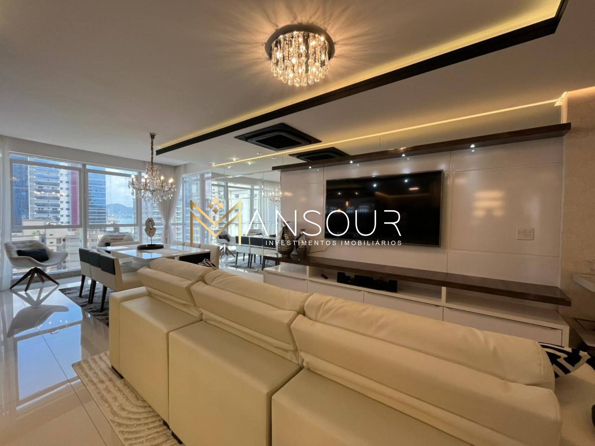 Apartamento Para Vender com 04 quartos 04 suítes no bairro Meia Praia em Itapema