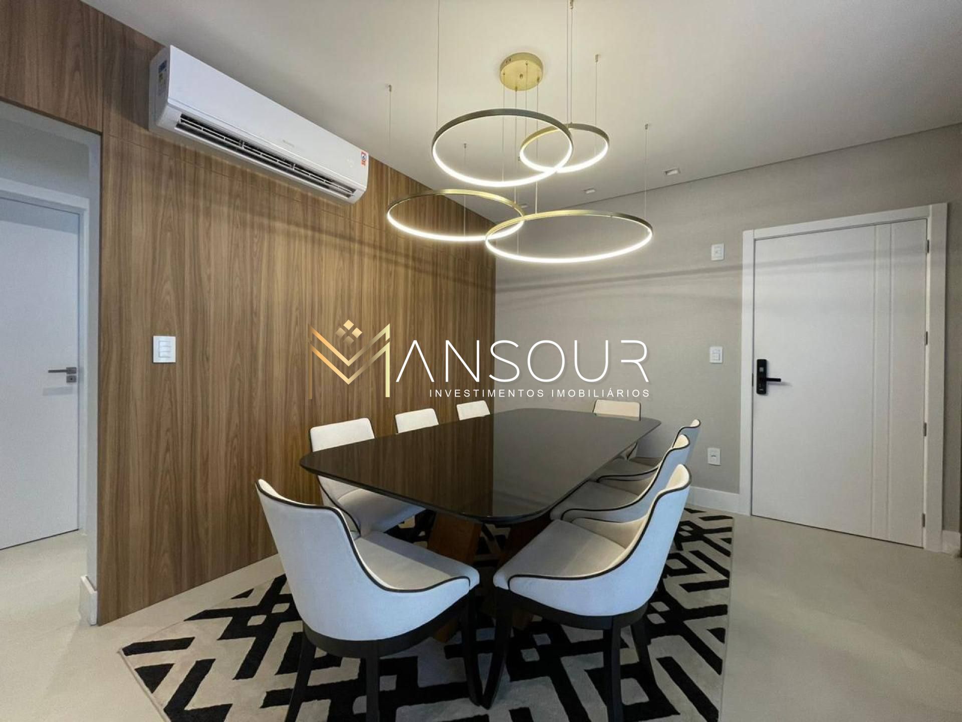 Apartamento Para Vender com 03 quartos 03 suítes no bairro Meia Praia em Itapema