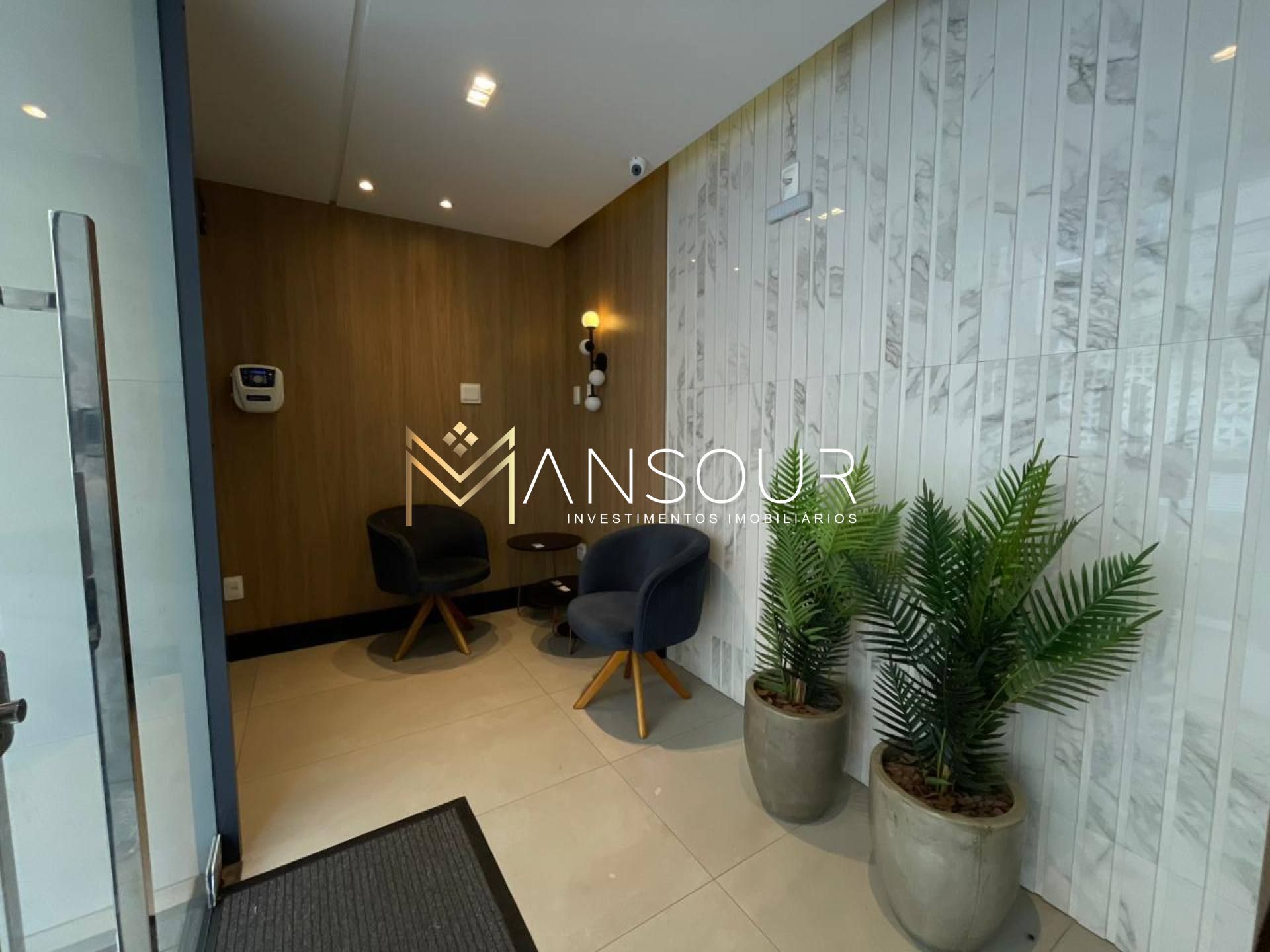 Apartamento Para Vender com 03 quartos 04 suítes no bairro Meia Praia em Itapema