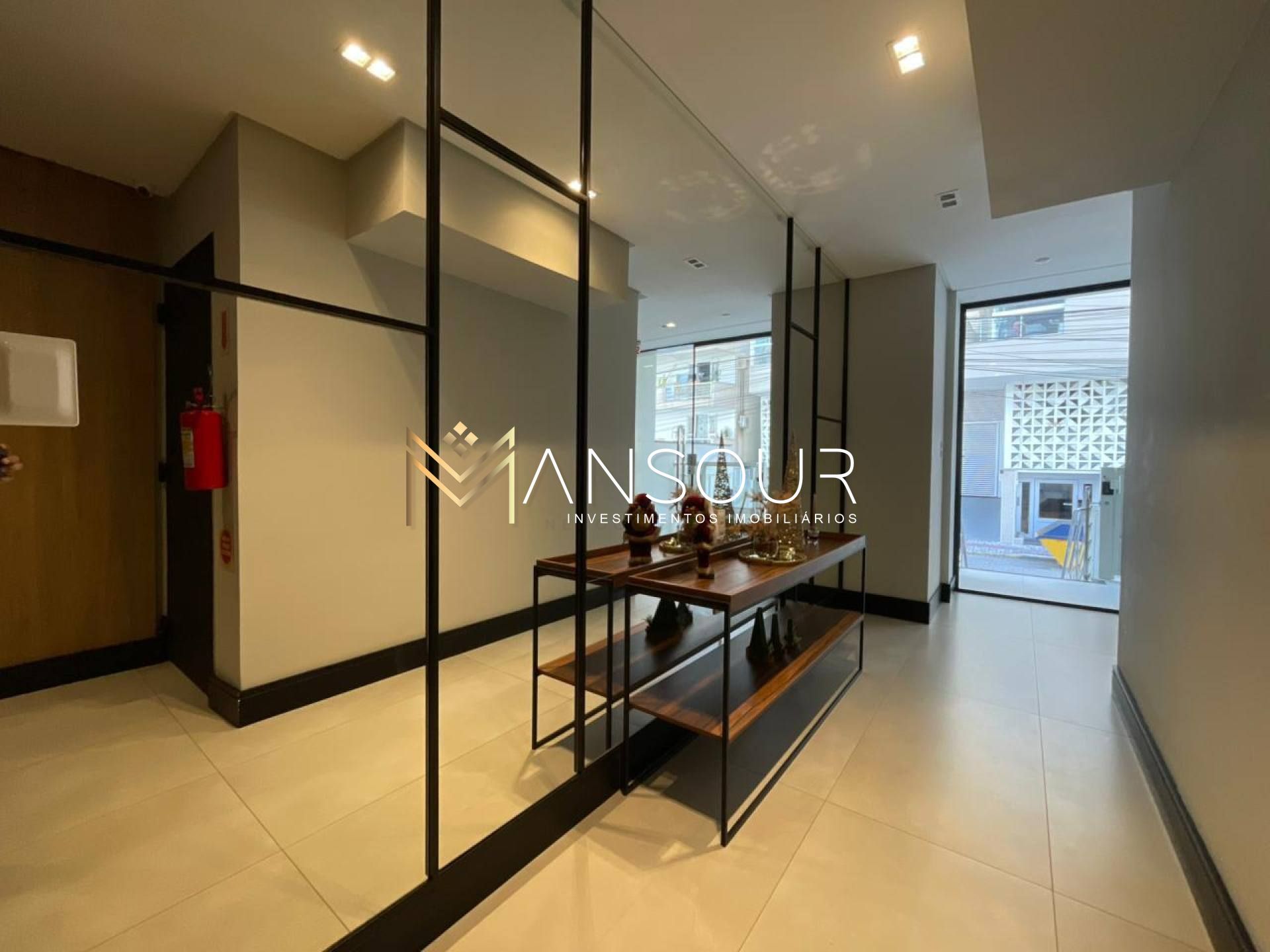 Apartamento Para Vender com 03 quartos 04 suítes no bairro Meia Praia em Itapema