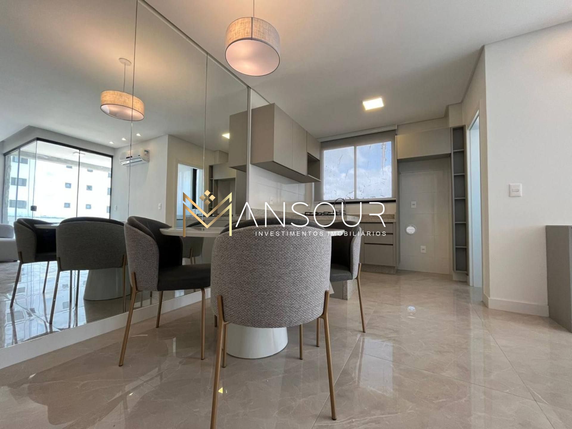 Apartamento Para Vender com 03 quartos 03 suítes no bairro Pereque em Porto Belo