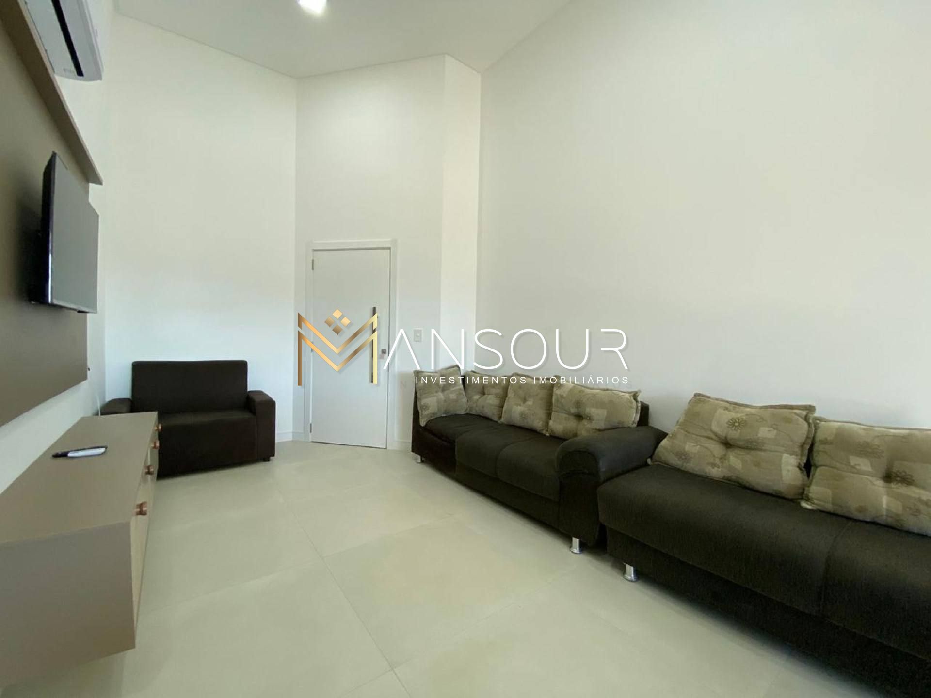 Apartamento Para Vender com 03 quartos 03 suítes no bairro Pereque em Porto Belo