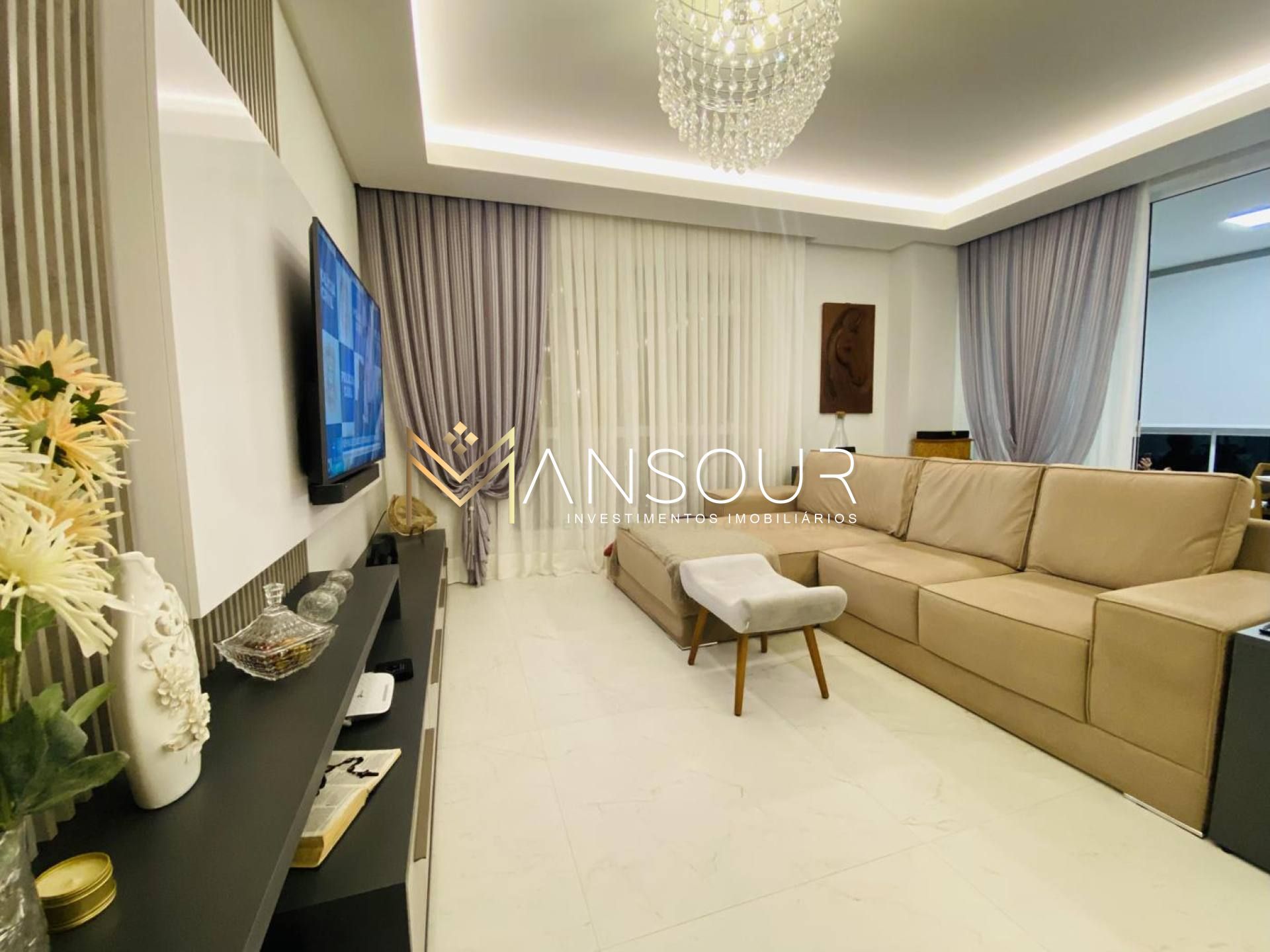 Apartamento Para Vender com 04 quartos 04 suítes no bairro Meia Praia em Itapema