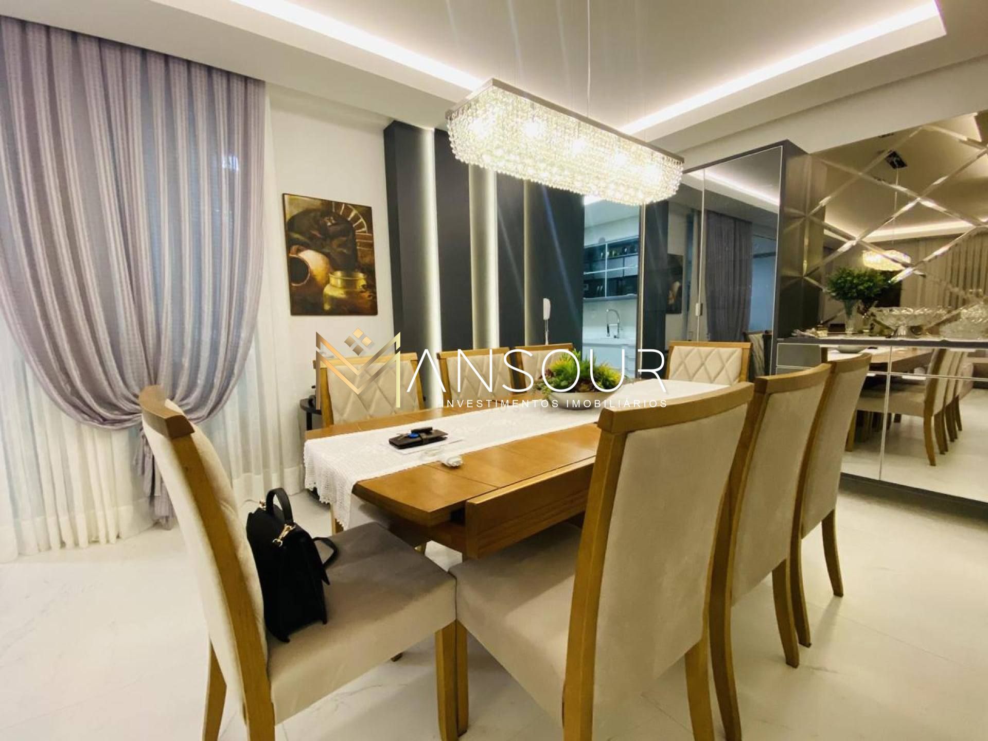 Apartamento Para Vender com 04 quartos 04 suítes no bairro Meia Praia em Itapema