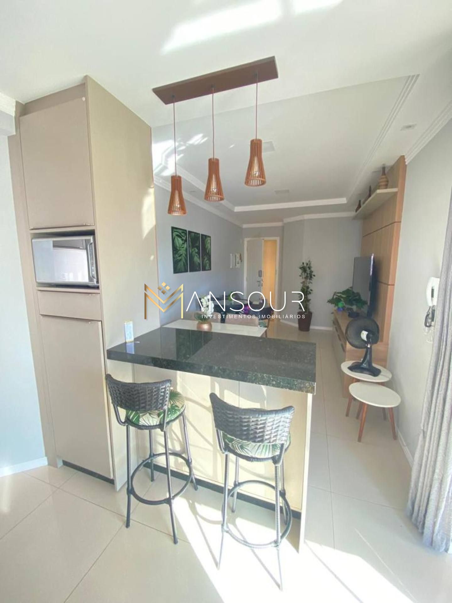 Apartamento Para Vender com 02 quartos 01 suítes no bairro Meia Praia em Itapema