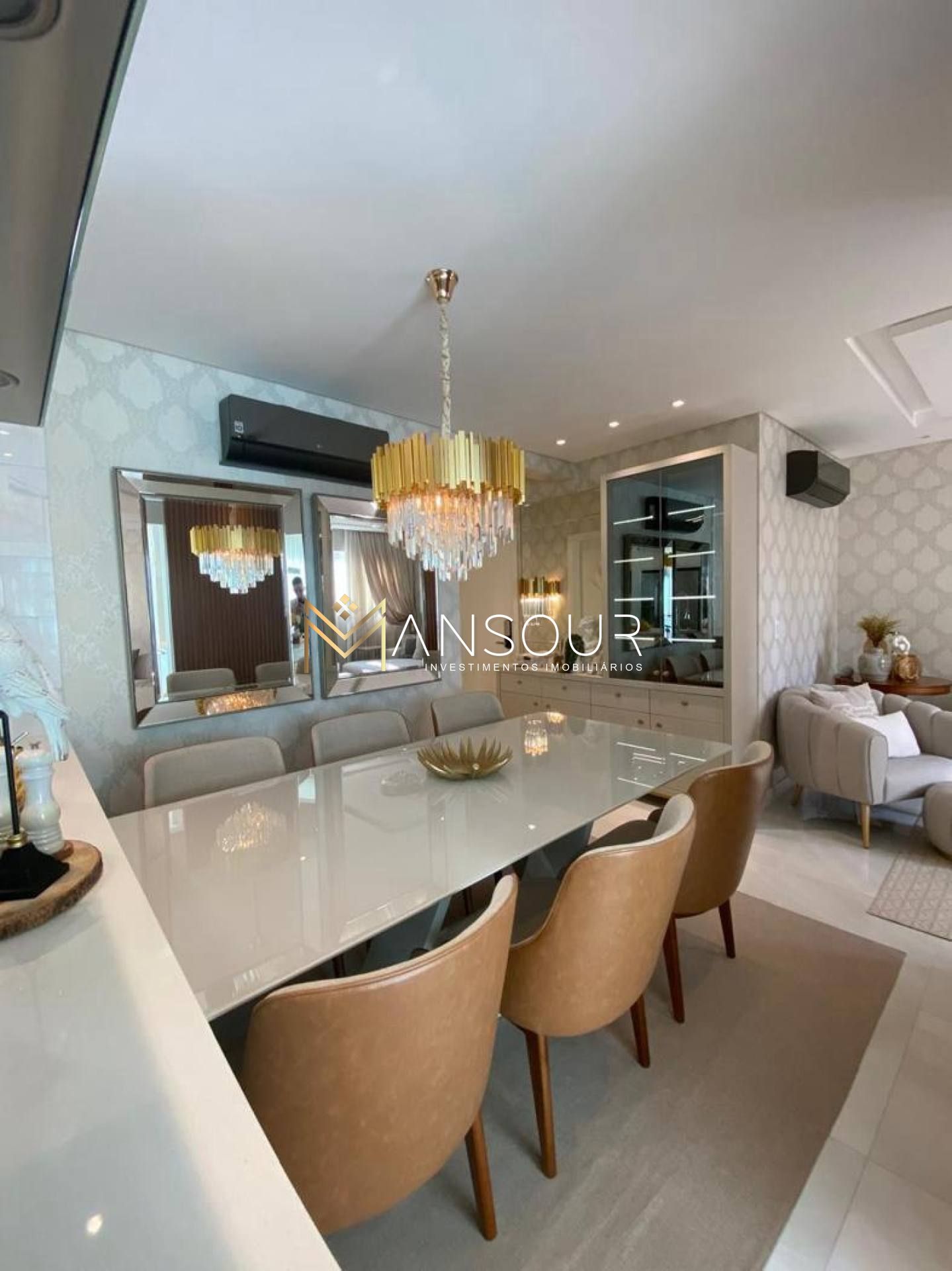 Apartamento Para Vender com 03 quartos 03 suítes no bairro Meia Praia em Itapema