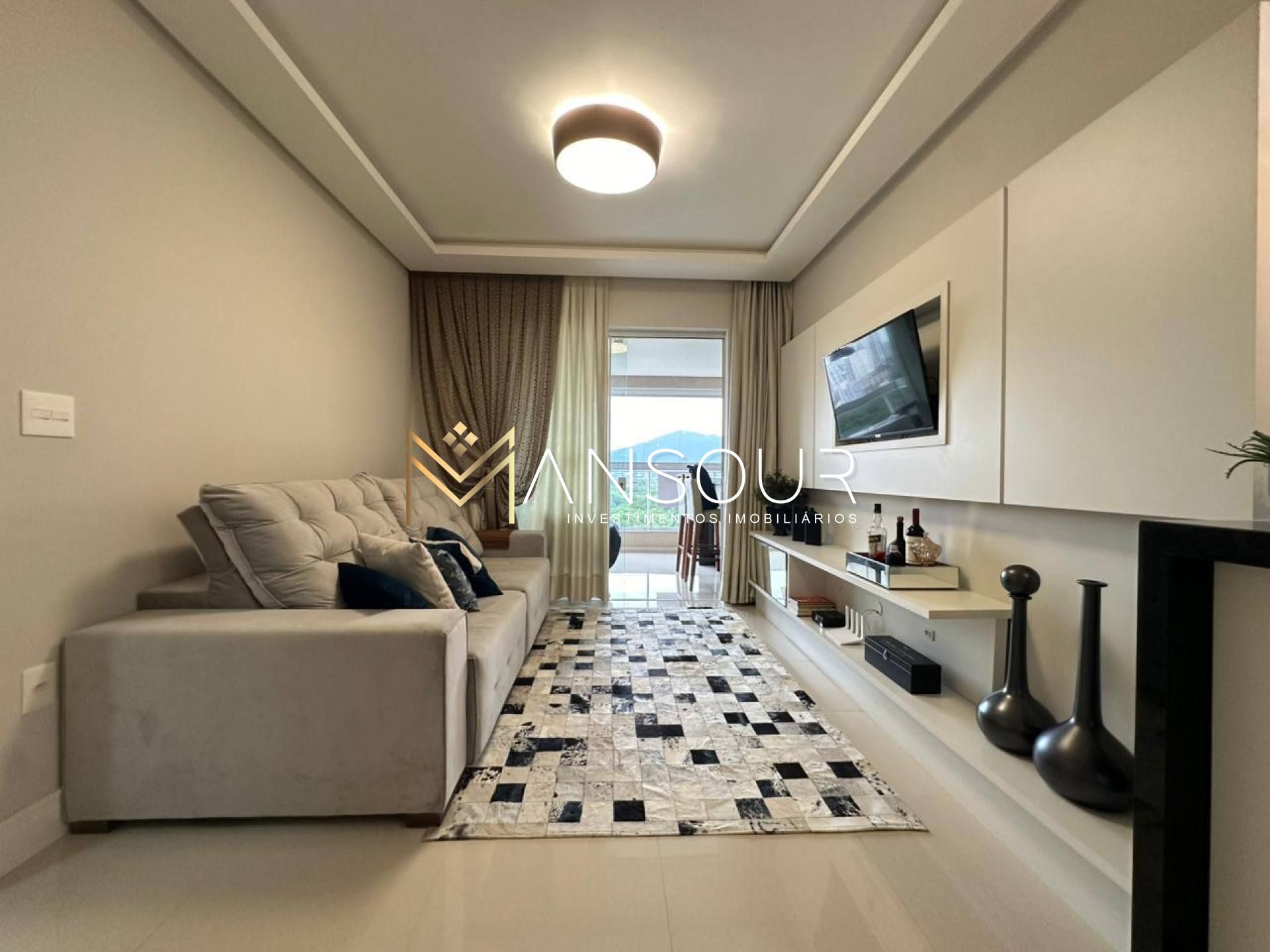 Apartamento Para Vender com 03 quartos 02 suítes no bairro Meia Praia em Itapema