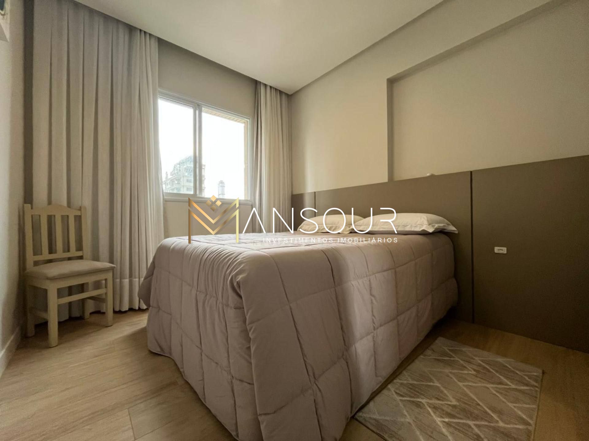 Apartamento Para Vender com 03 quartos 02 suítes no bairro Meia Praia em Itapema